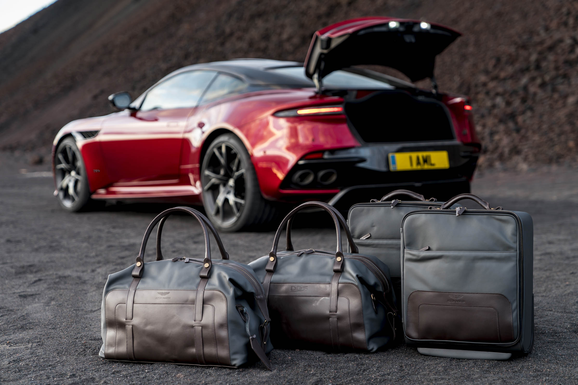 Aston Martin DBS Superleggera luggage