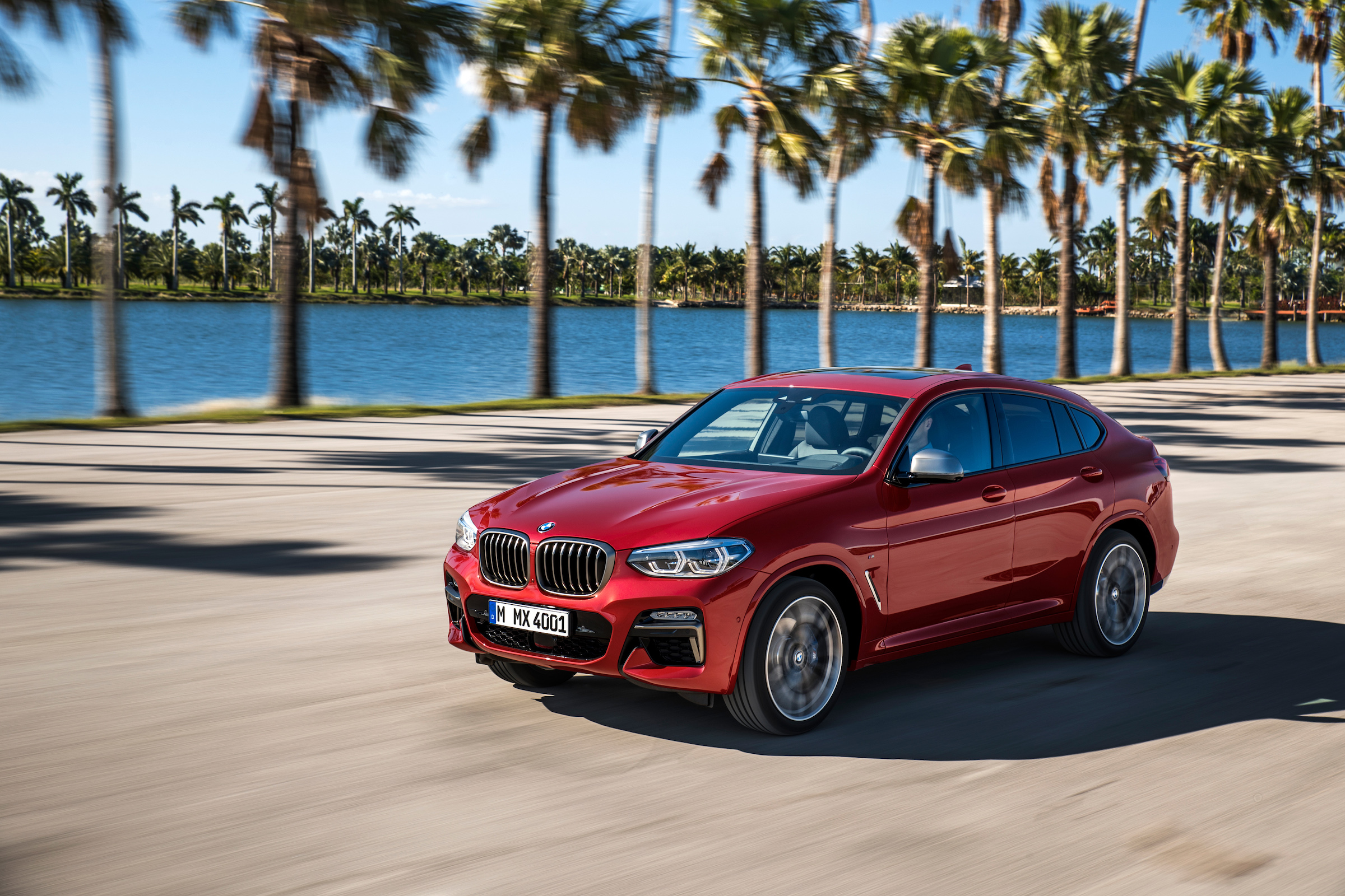 BMW X4 tracking shot, front left