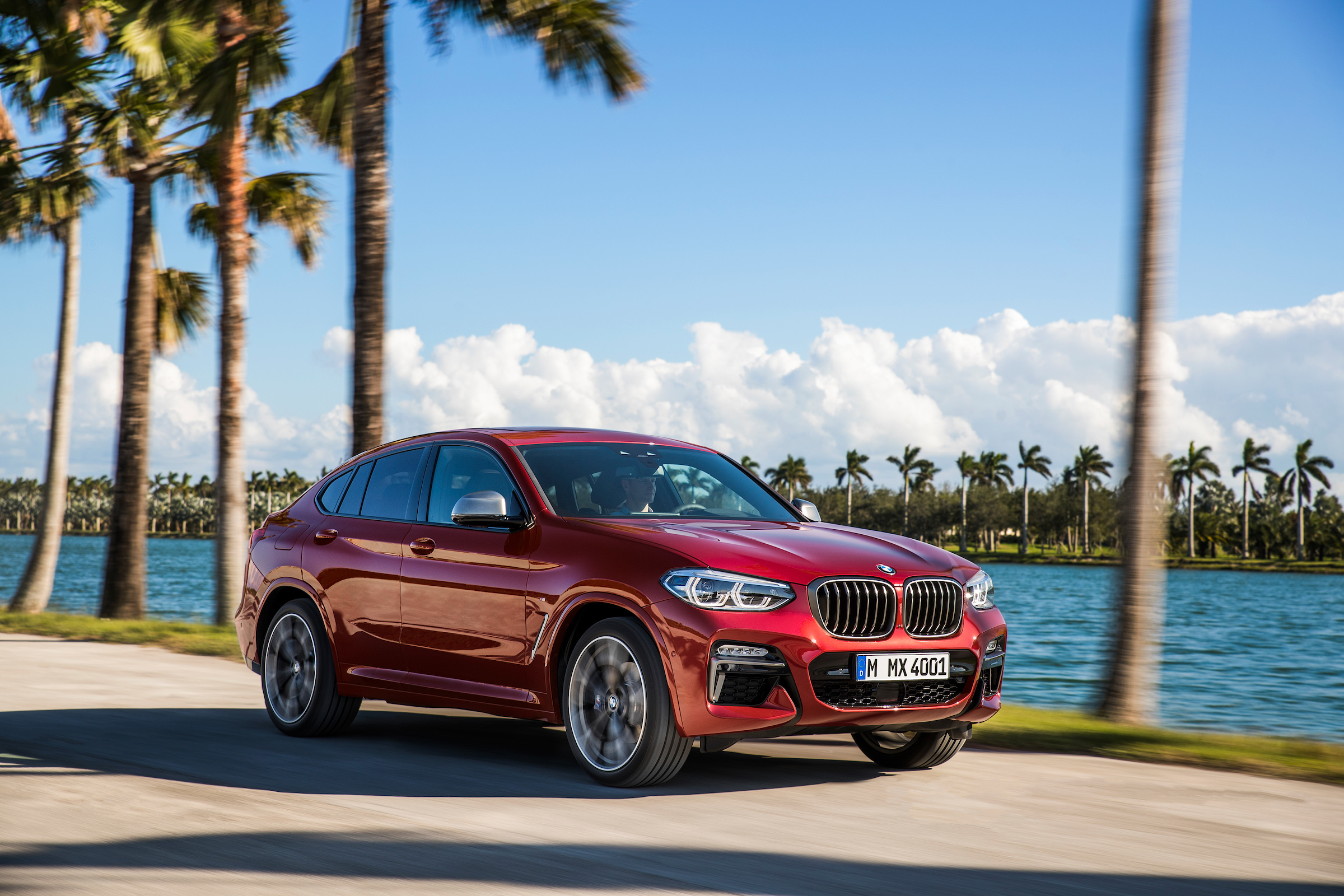 BMW X4 tracking shot, front left