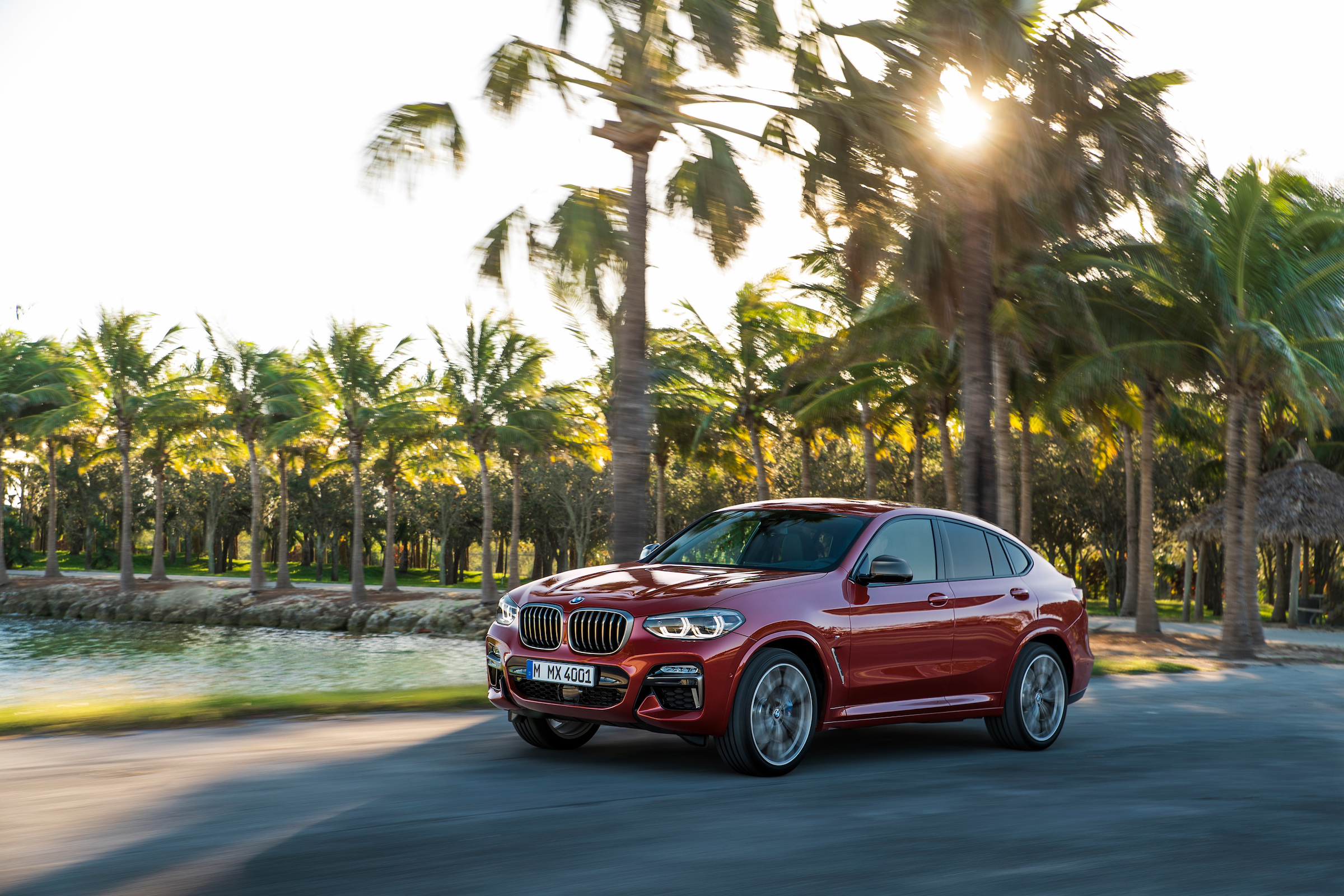 BMW X4 tracking shot, front left