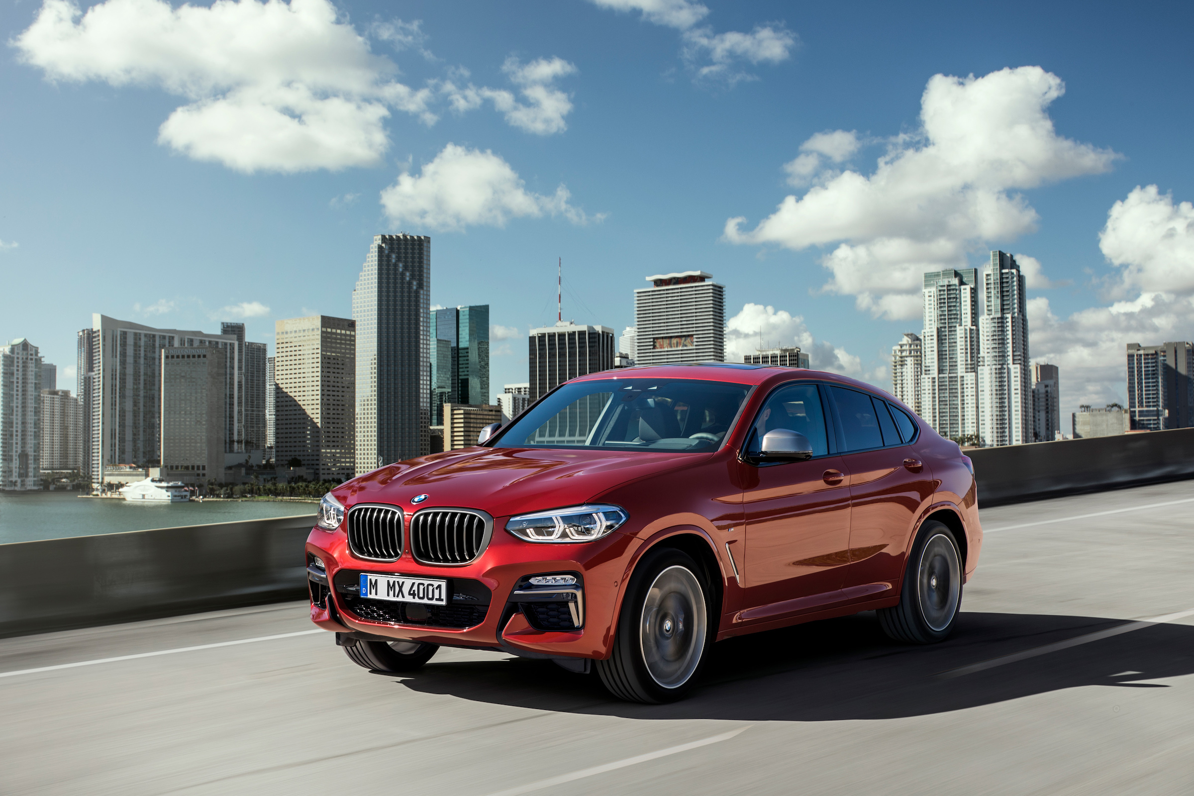 BMW X4 tracking shot, front left