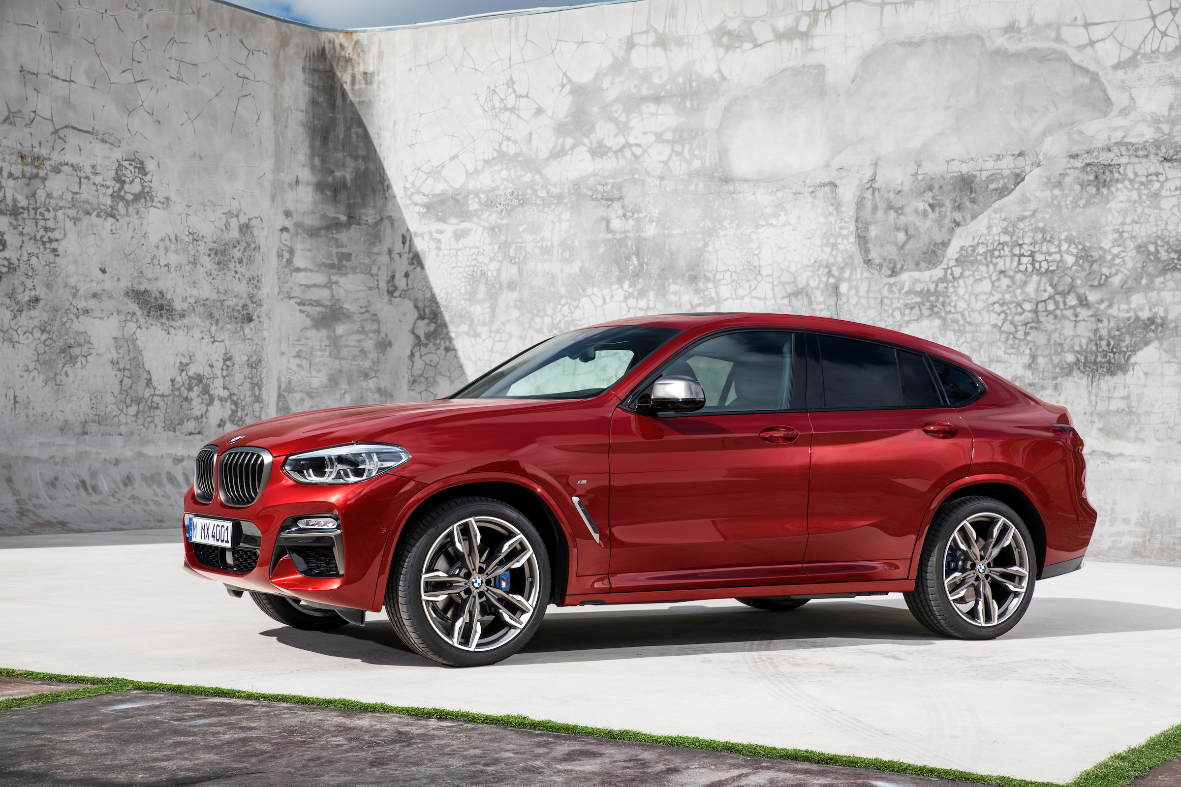 BMW X4 static shot, front left