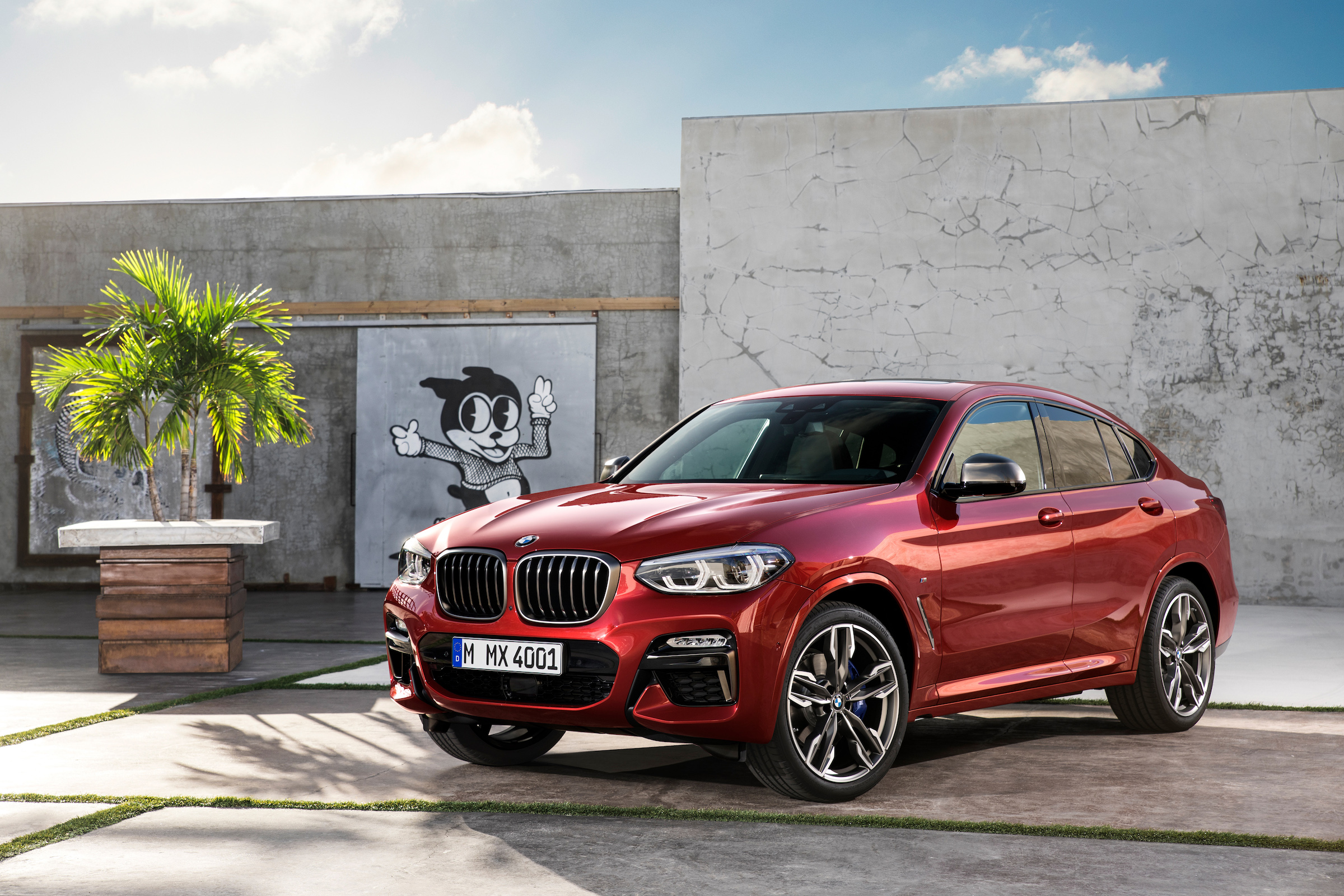 BMW X4 static shot, front left