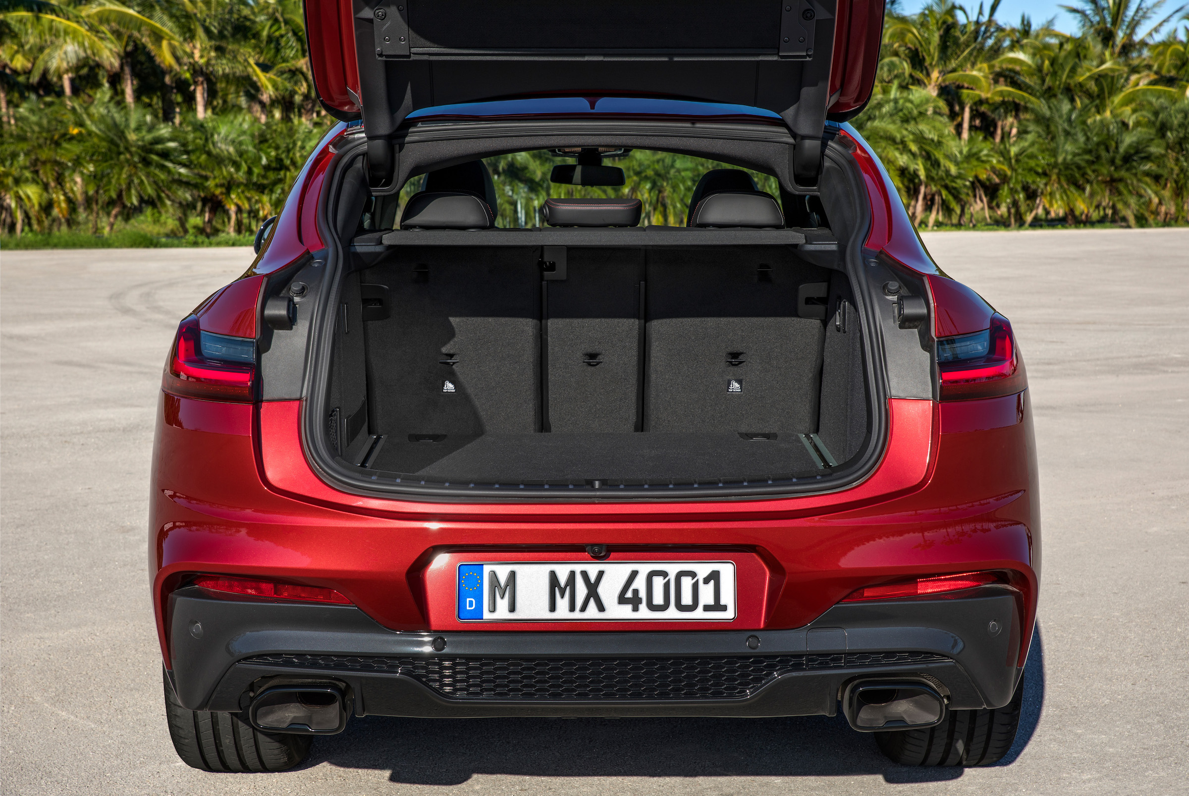 BMW X4 boot interior shot