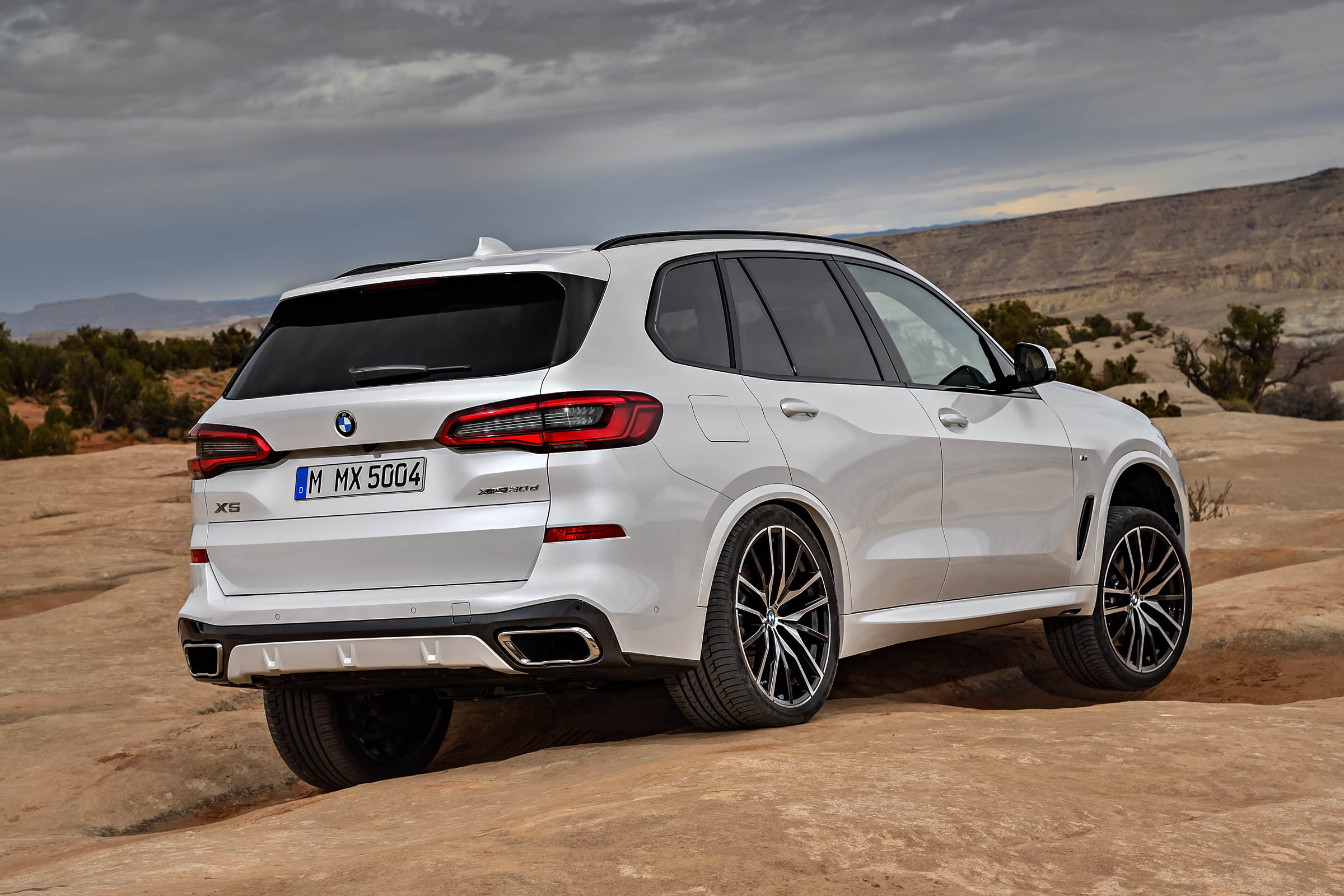 BMW X5 off-road static rear