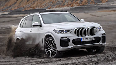 BMW X5 off-road dirt