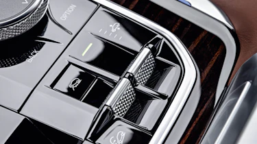 BMW X5 off-road controls