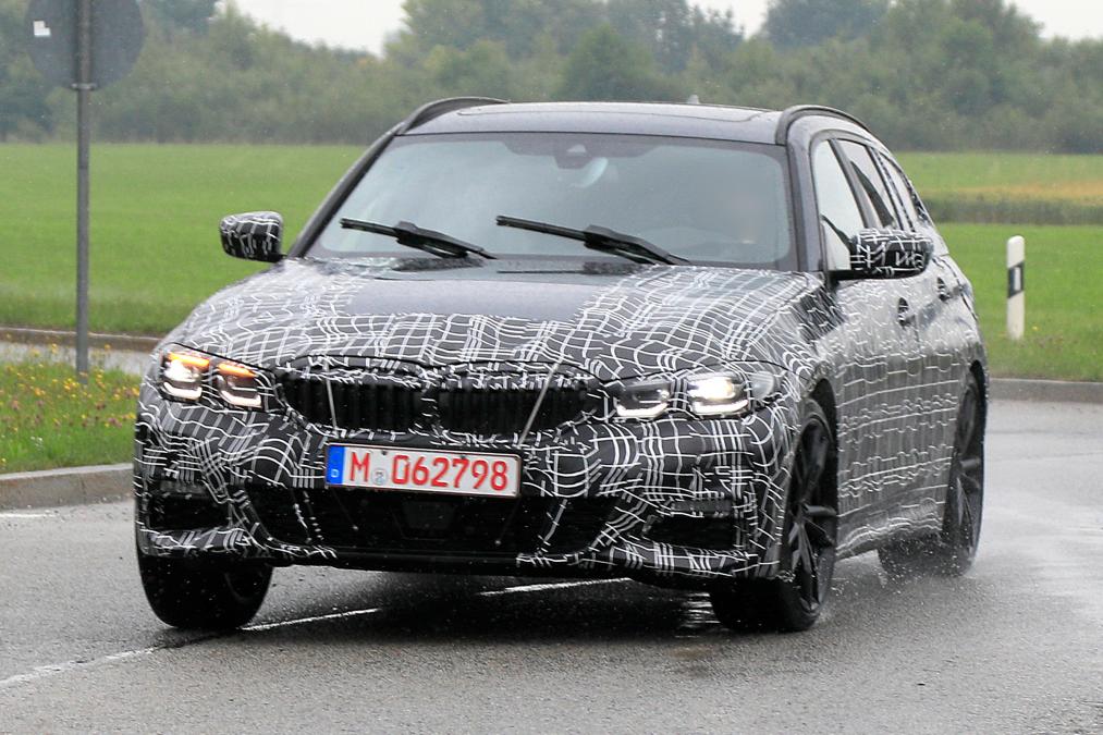 BMW 3 Series Estate front tracking spy shot