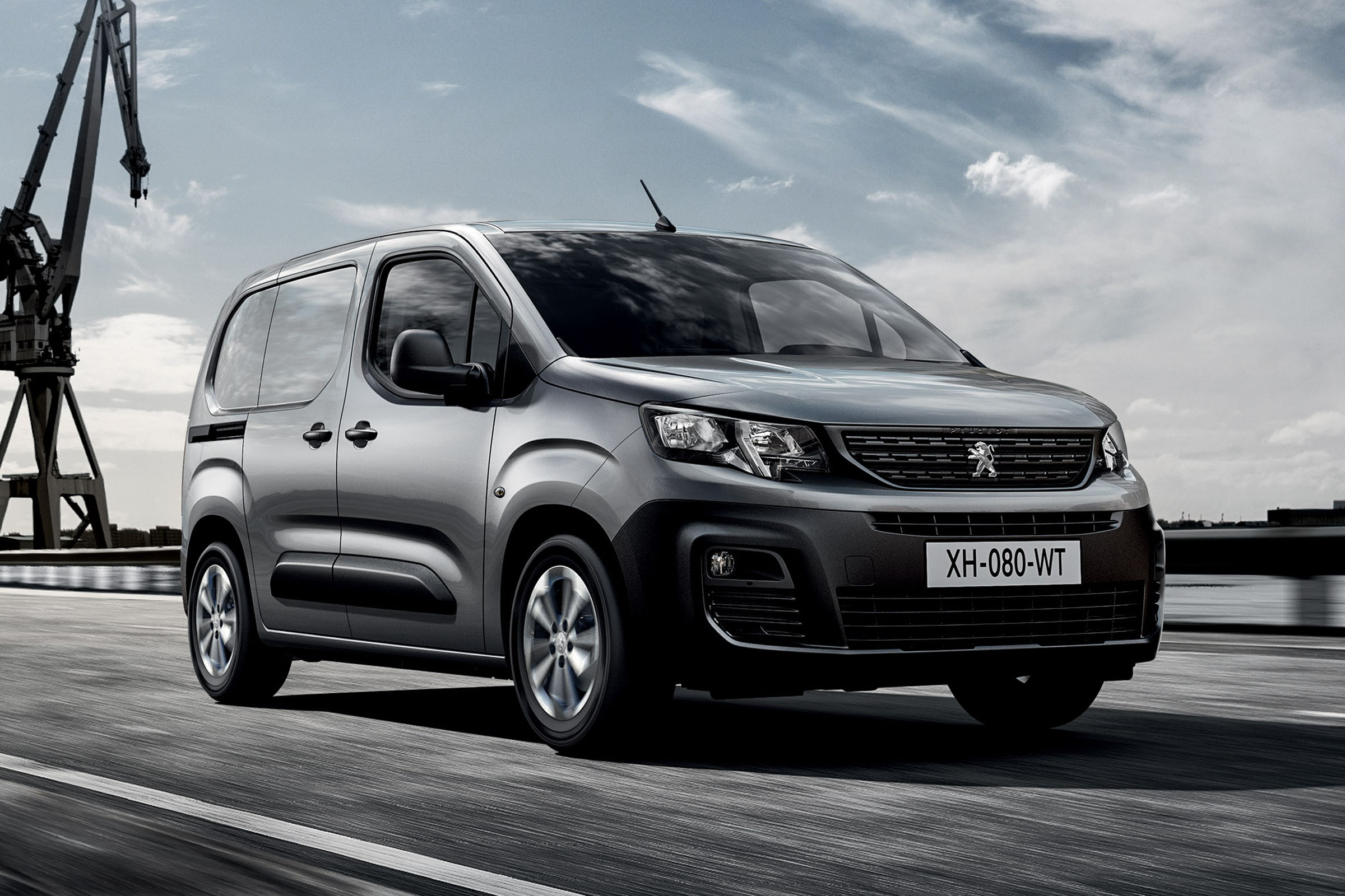 2018 Peugeot Partner van front