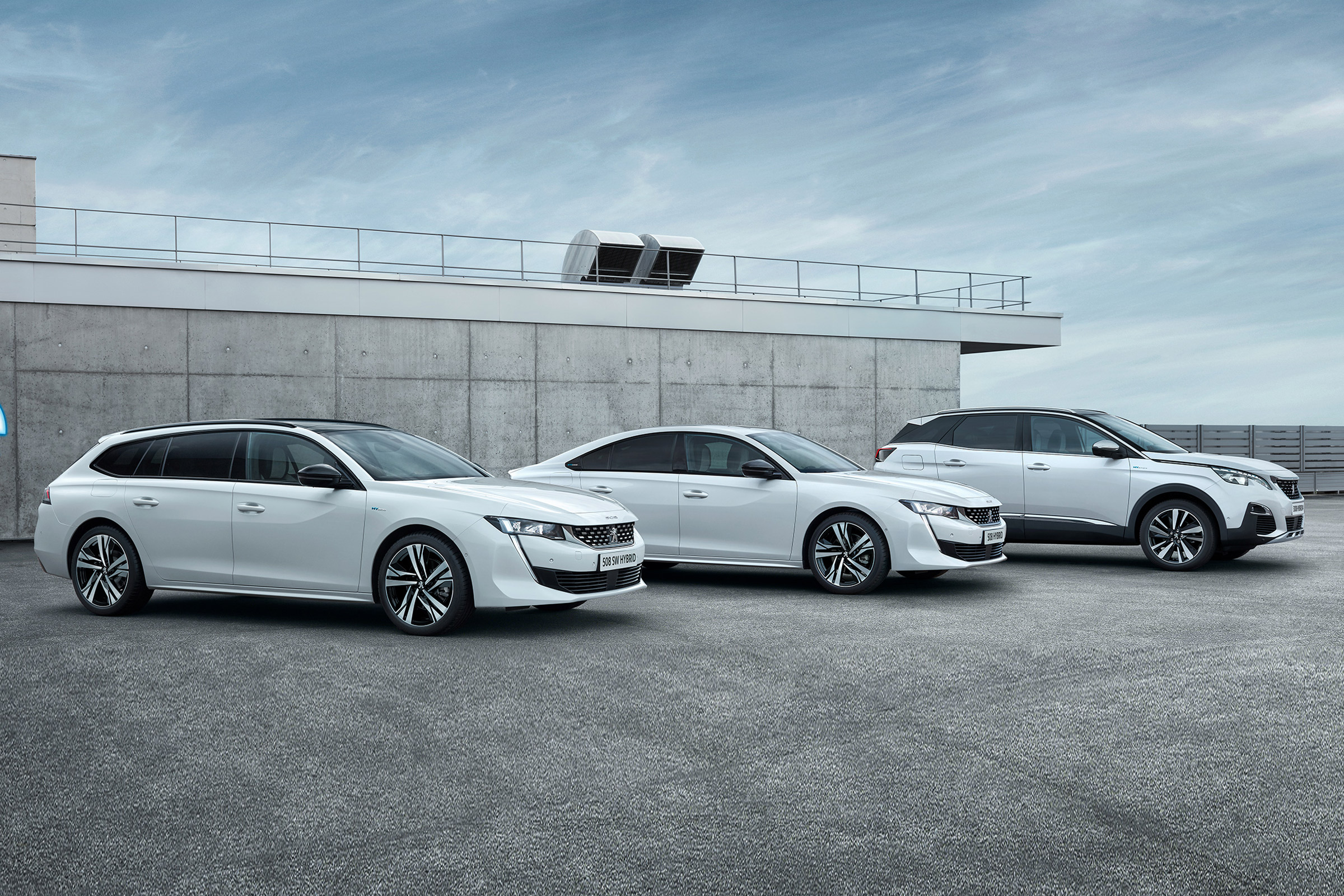 Peugeot 508 and 3008 hybrid models