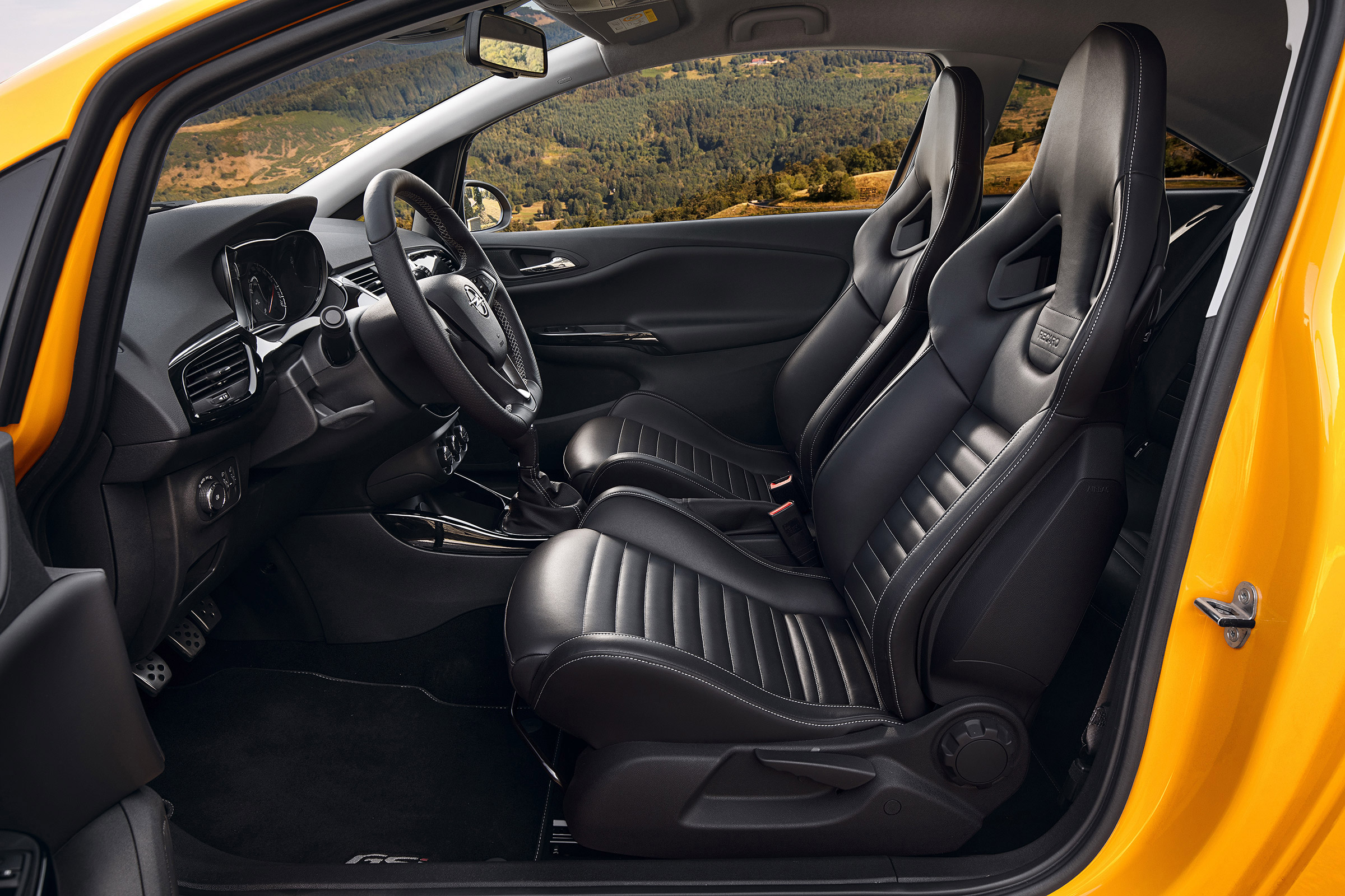 Vauxhall Corsa GSI fron seats