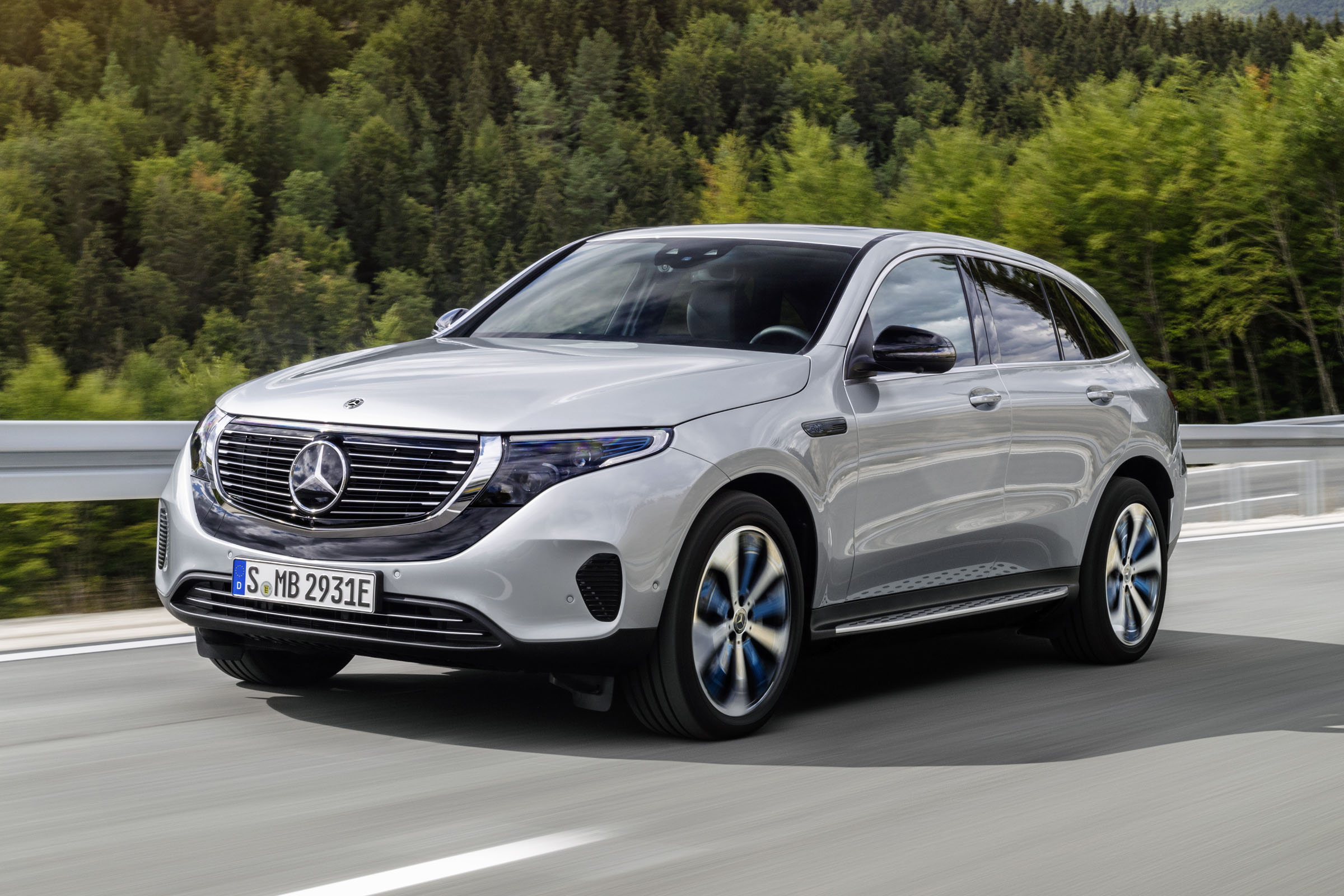 2019 Mercedes EQ C front