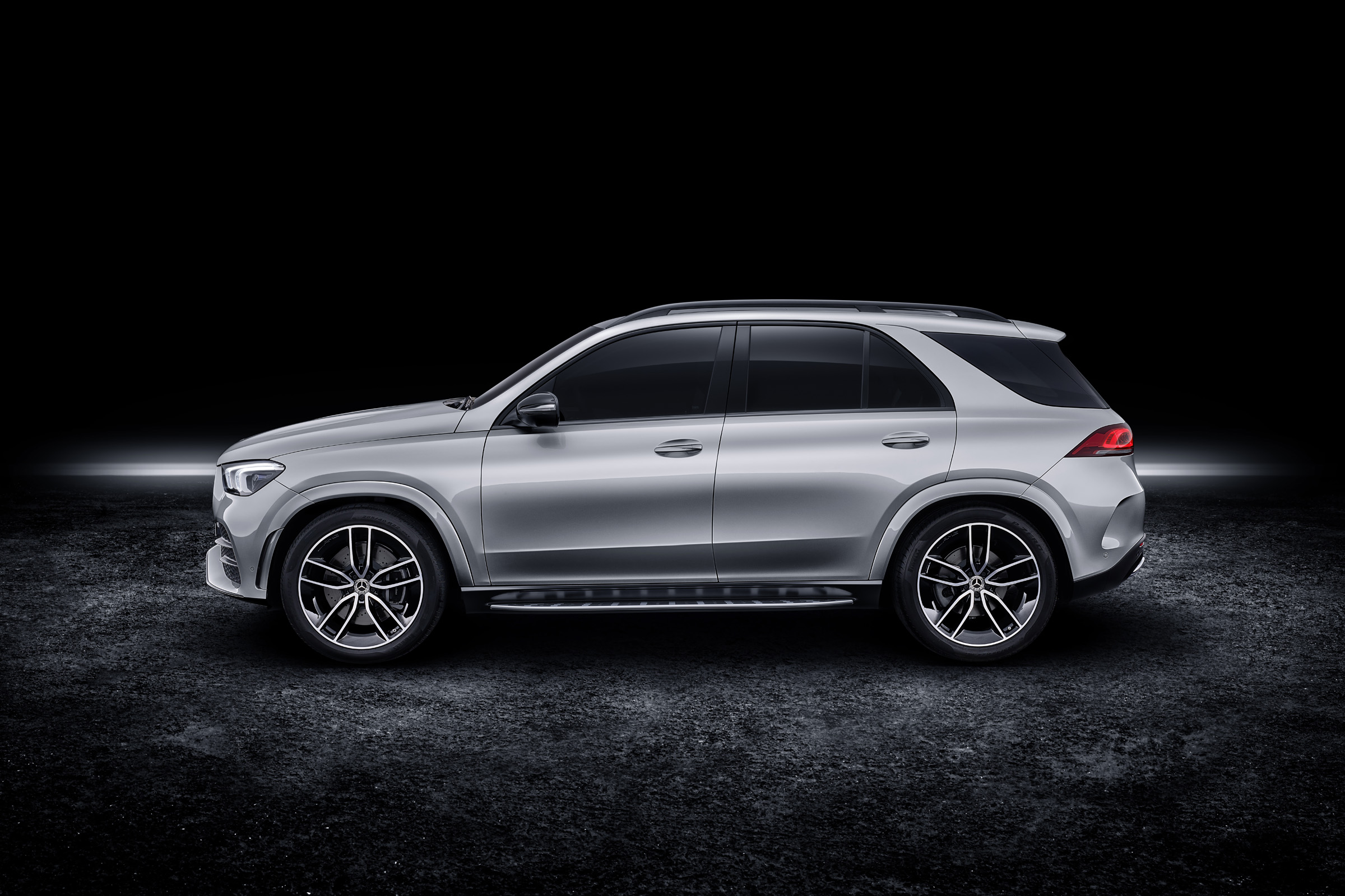2019 Mercedes GLE side