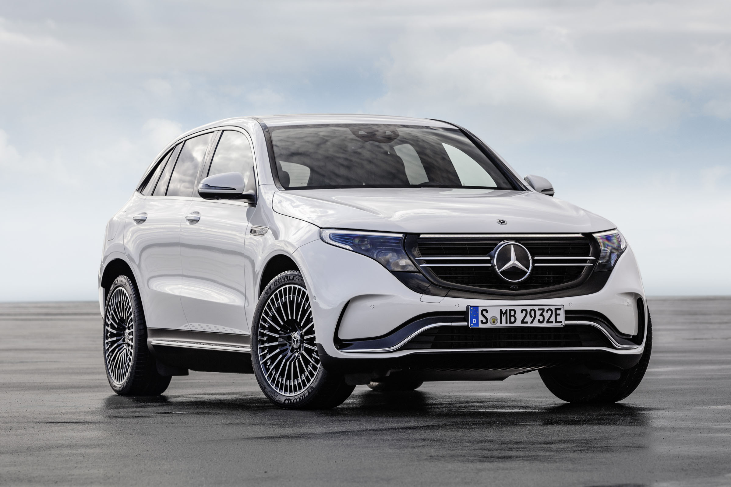 Mercedes EQC front 