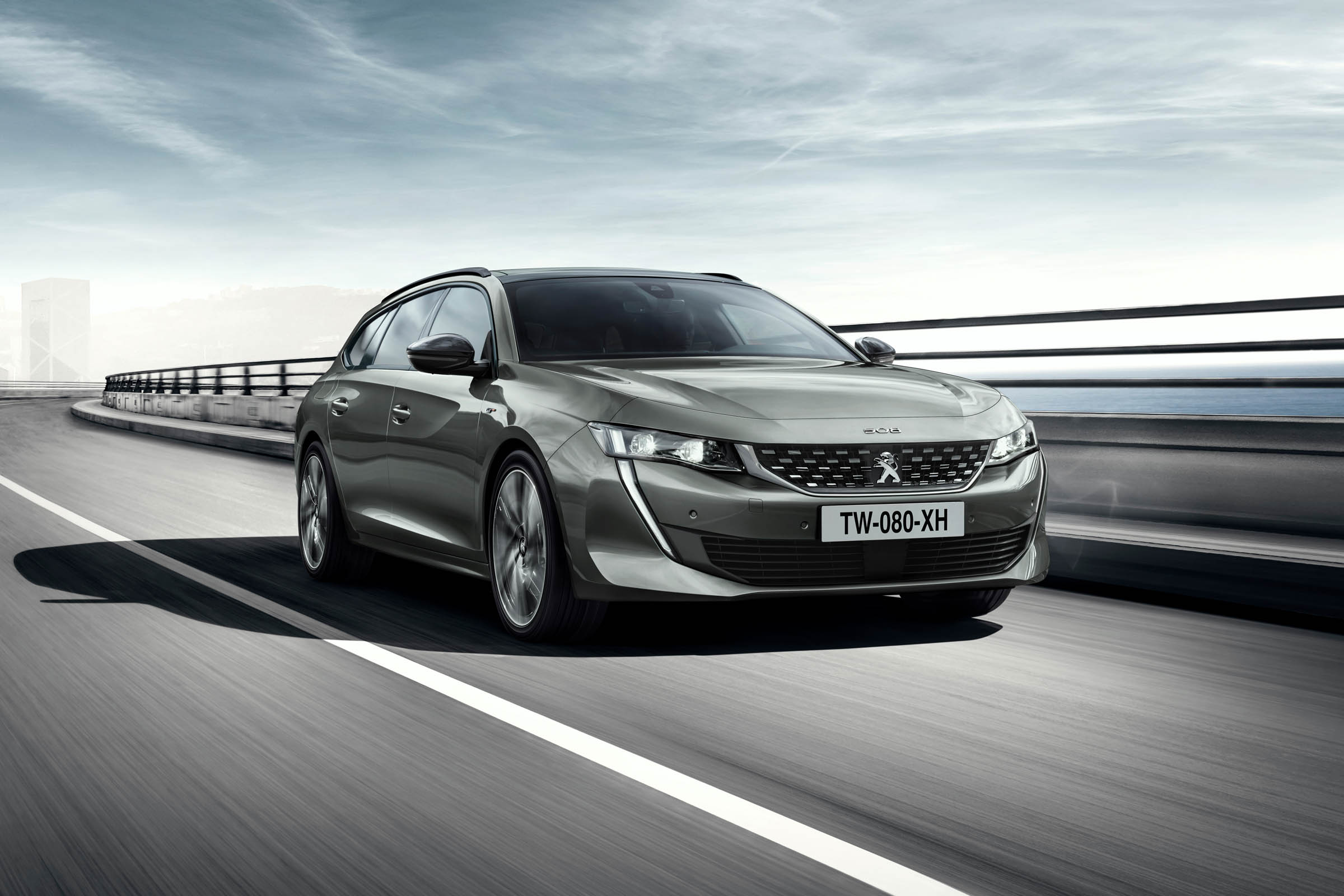 Peugeot 508 SW front