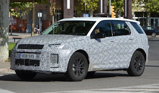 2019 Land Rover Discovery Sport front spy shot