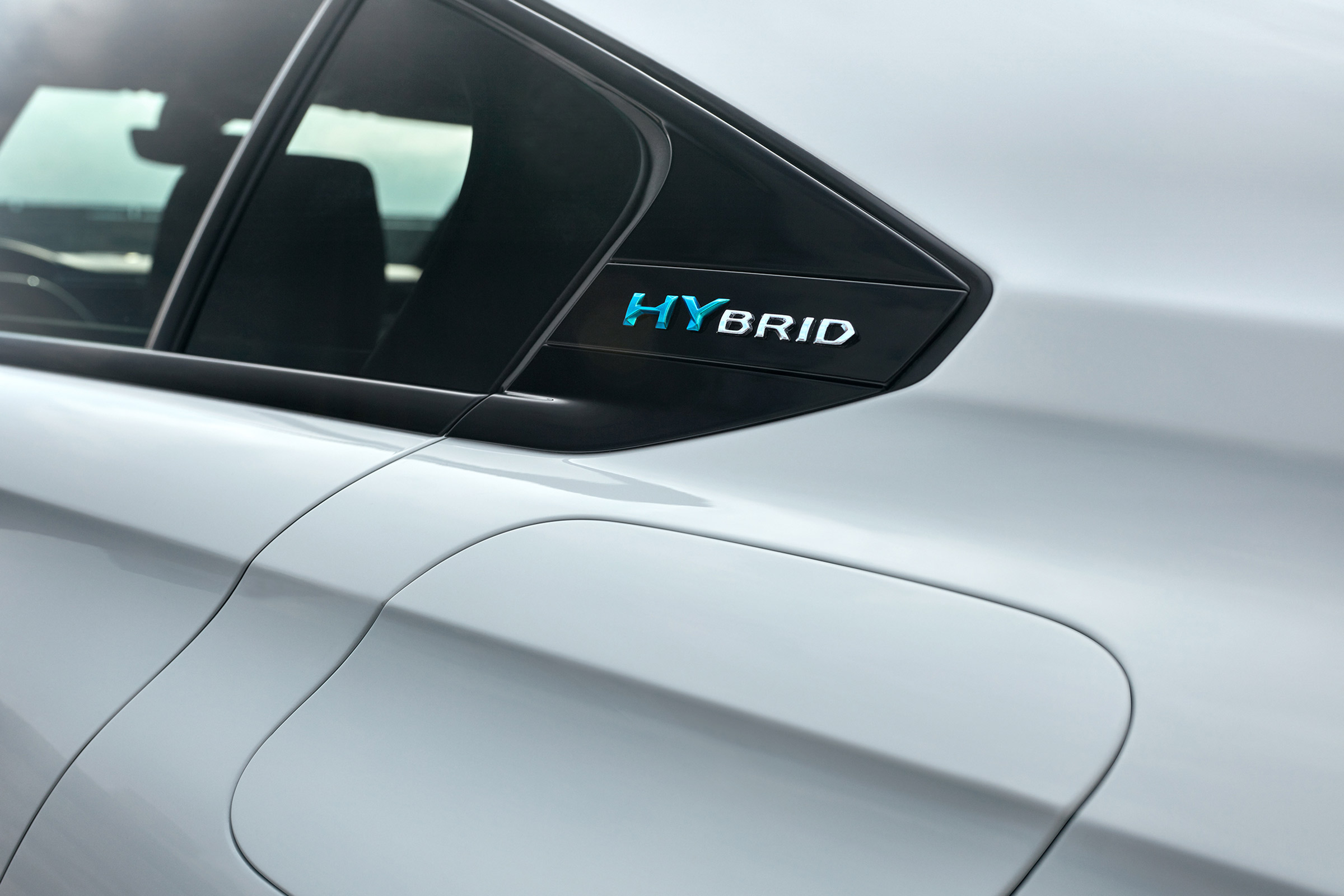 Peugeot 508 plug-in hybrid badge