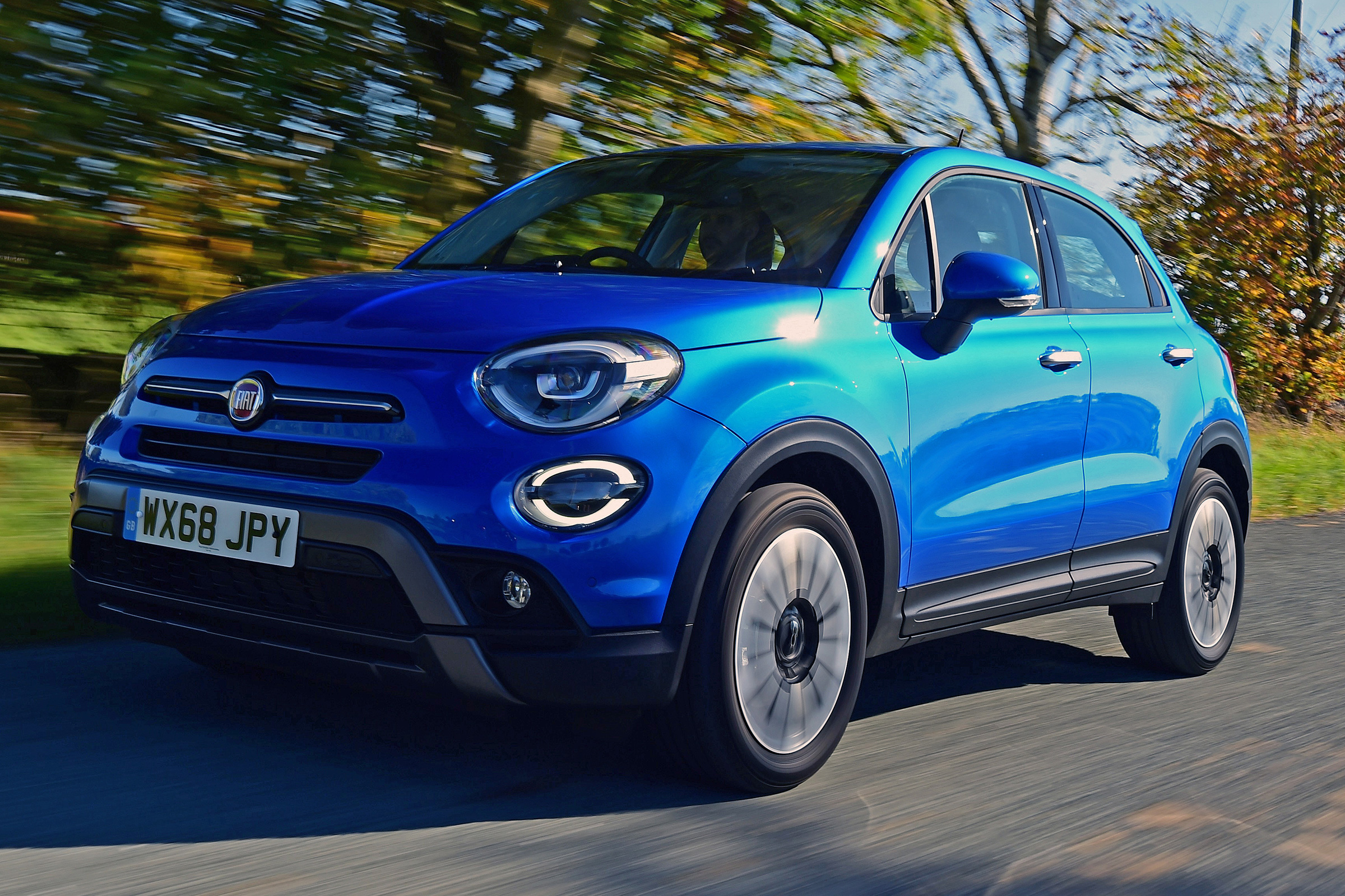 Fiat 500X driving
