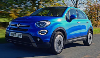 Fiat 500X driving