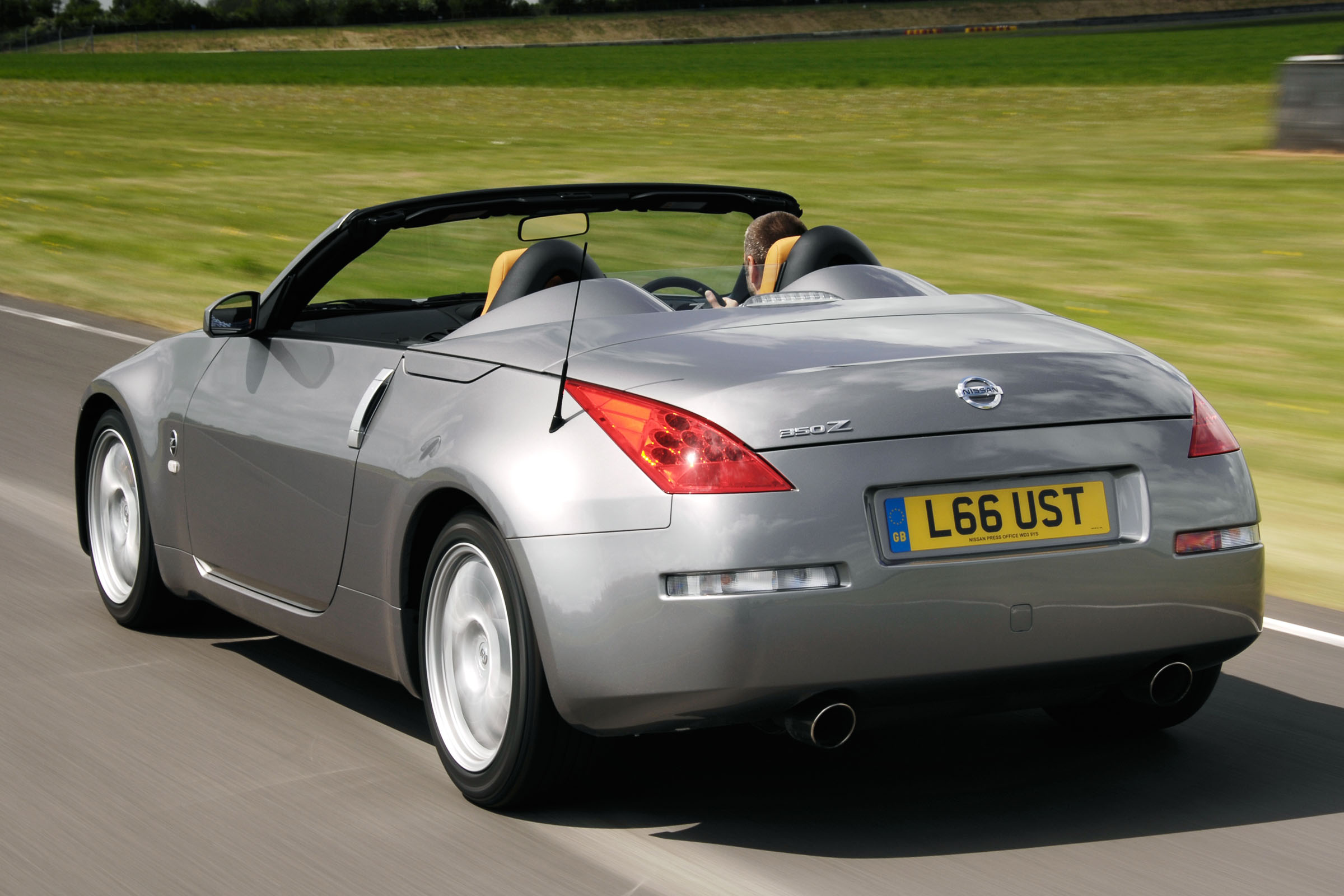 Nissan 350Z rear