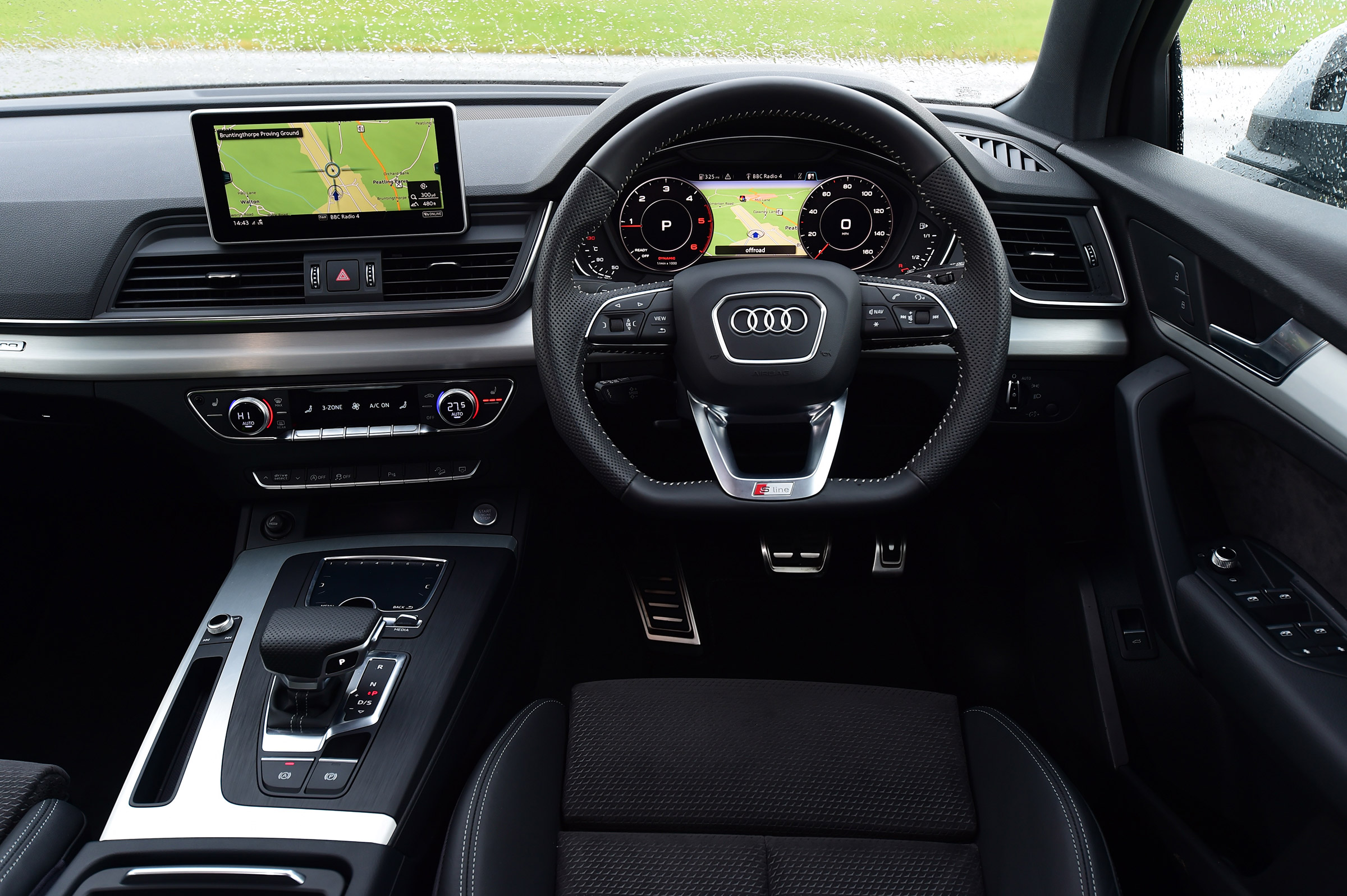 Audi Q5 S line dashboard