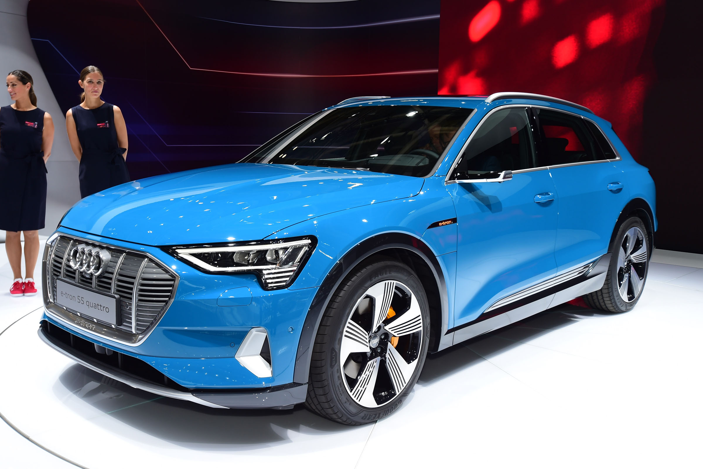 Audi e-tron front