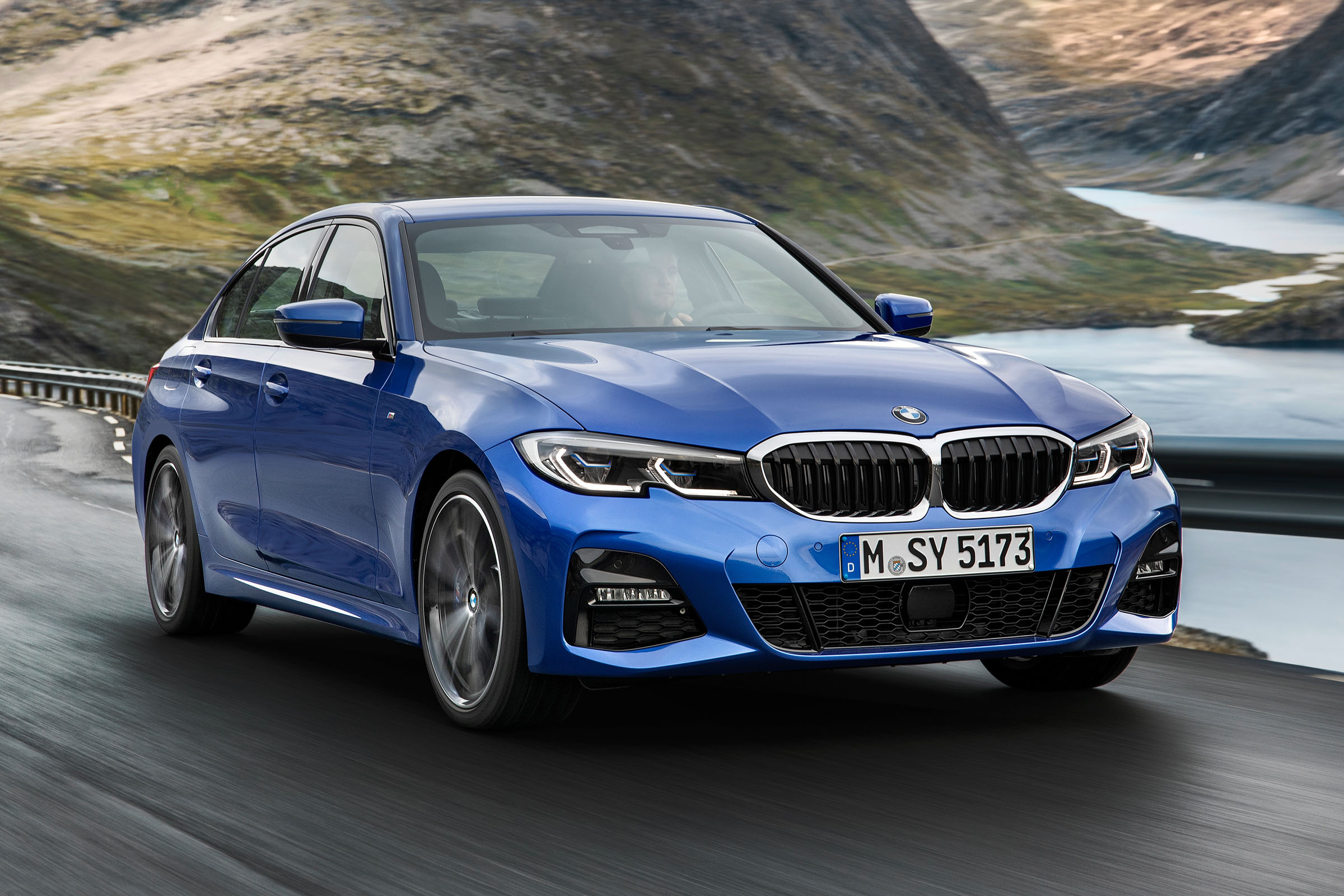 BMW 3 Series 2019 front tracking