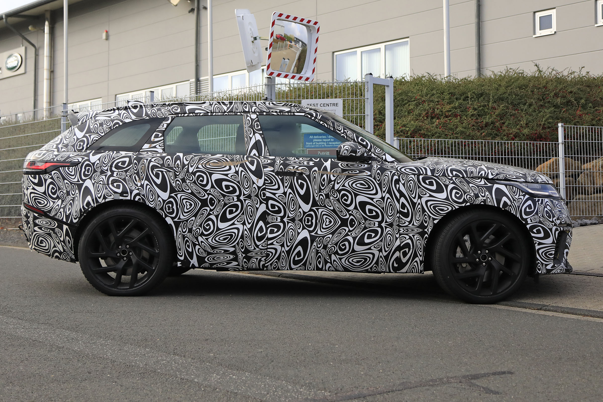 Range Rover Velar SVR side spy shot