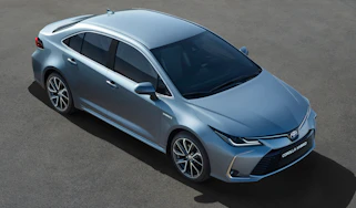 2019 Toyota Corolla Saloon front