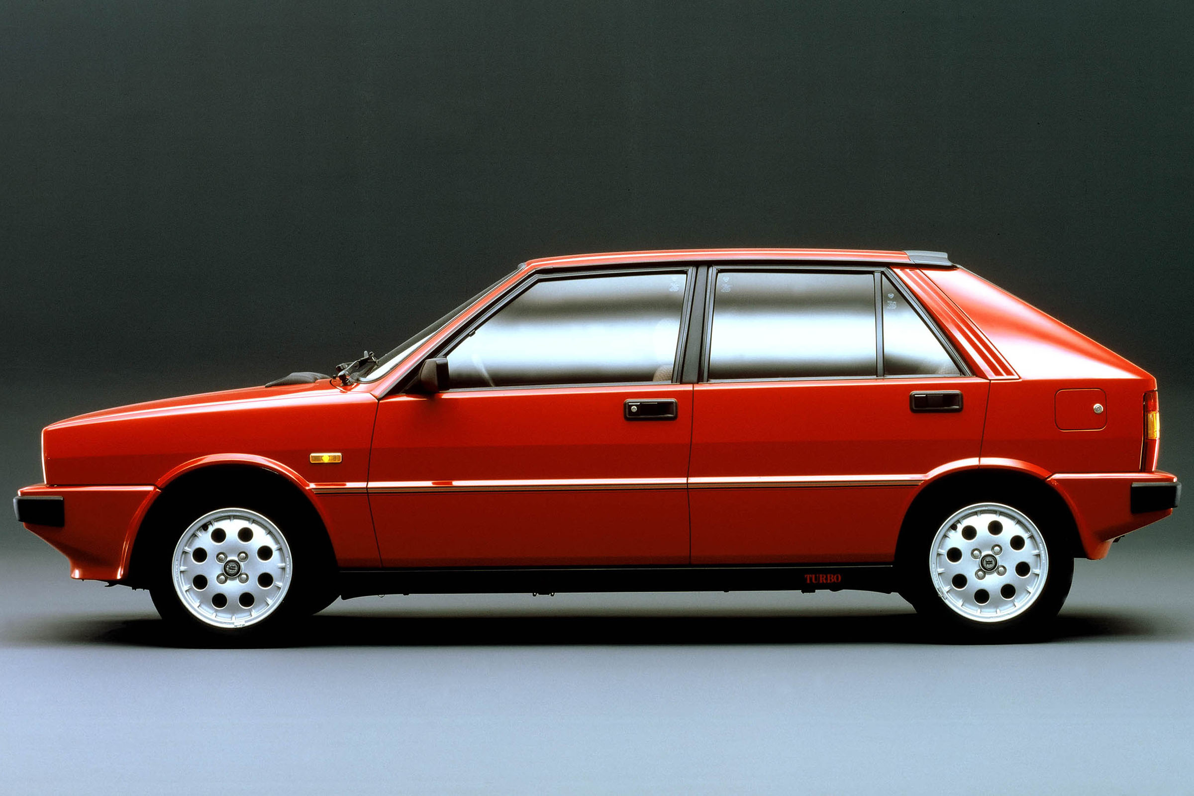 Lancia Delta HF Turbo side