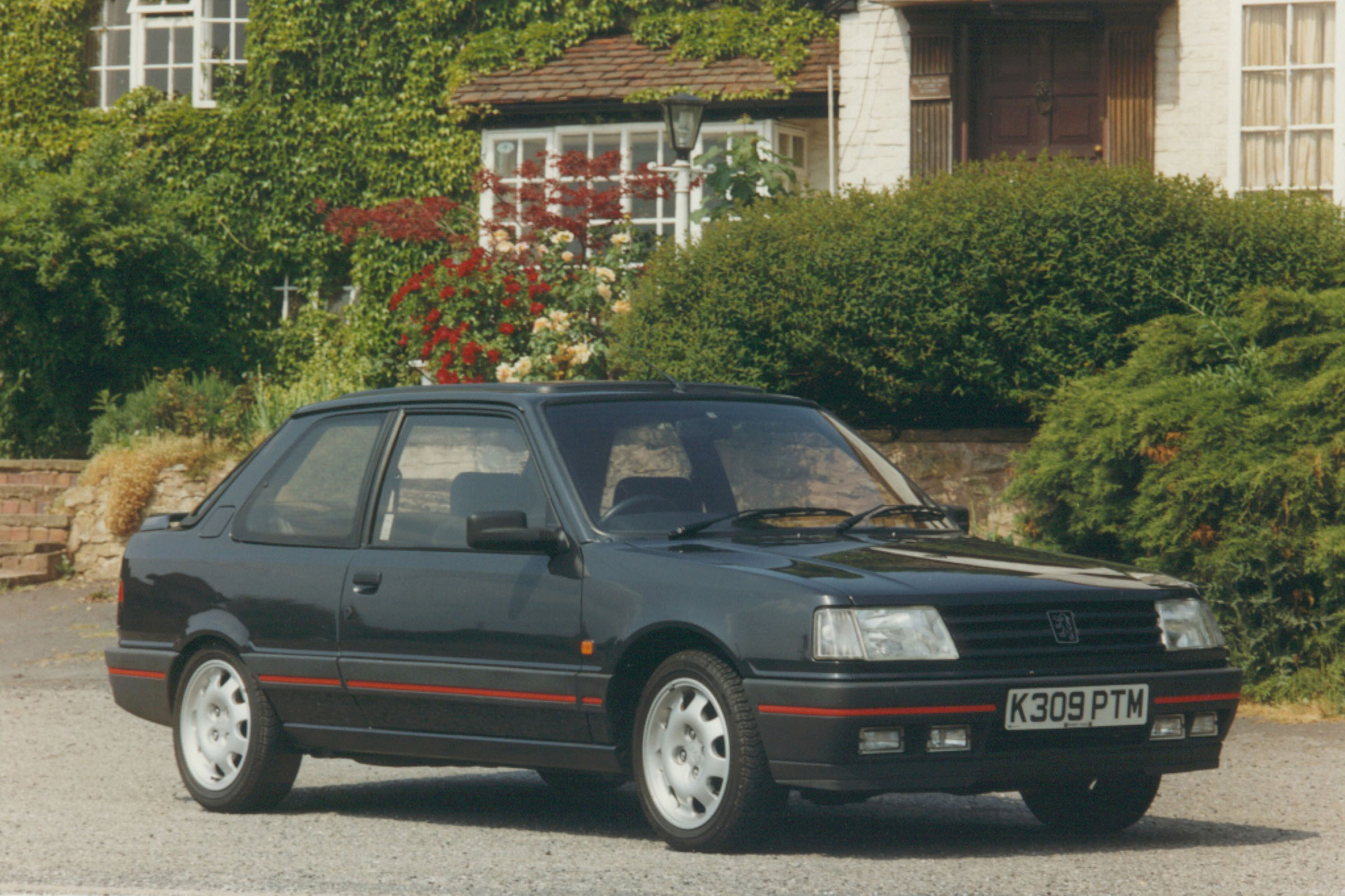 Peugeot 309 GTi front