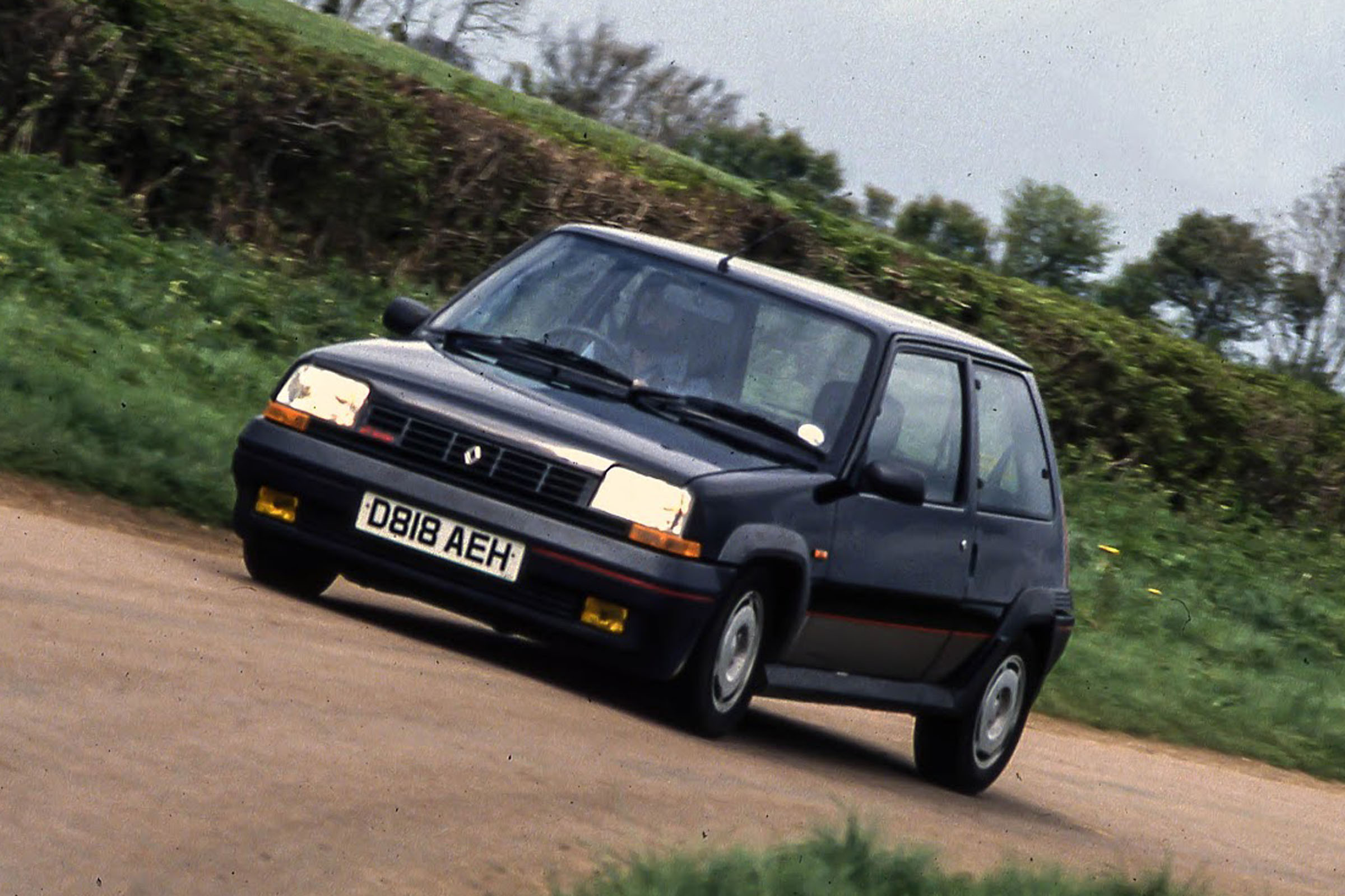 Renault 5 GT Turbo front
