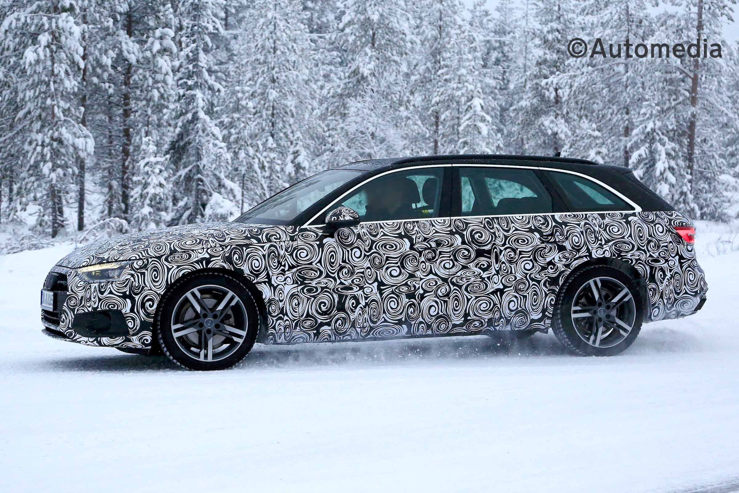 Updated 2019 Audi Avant side view