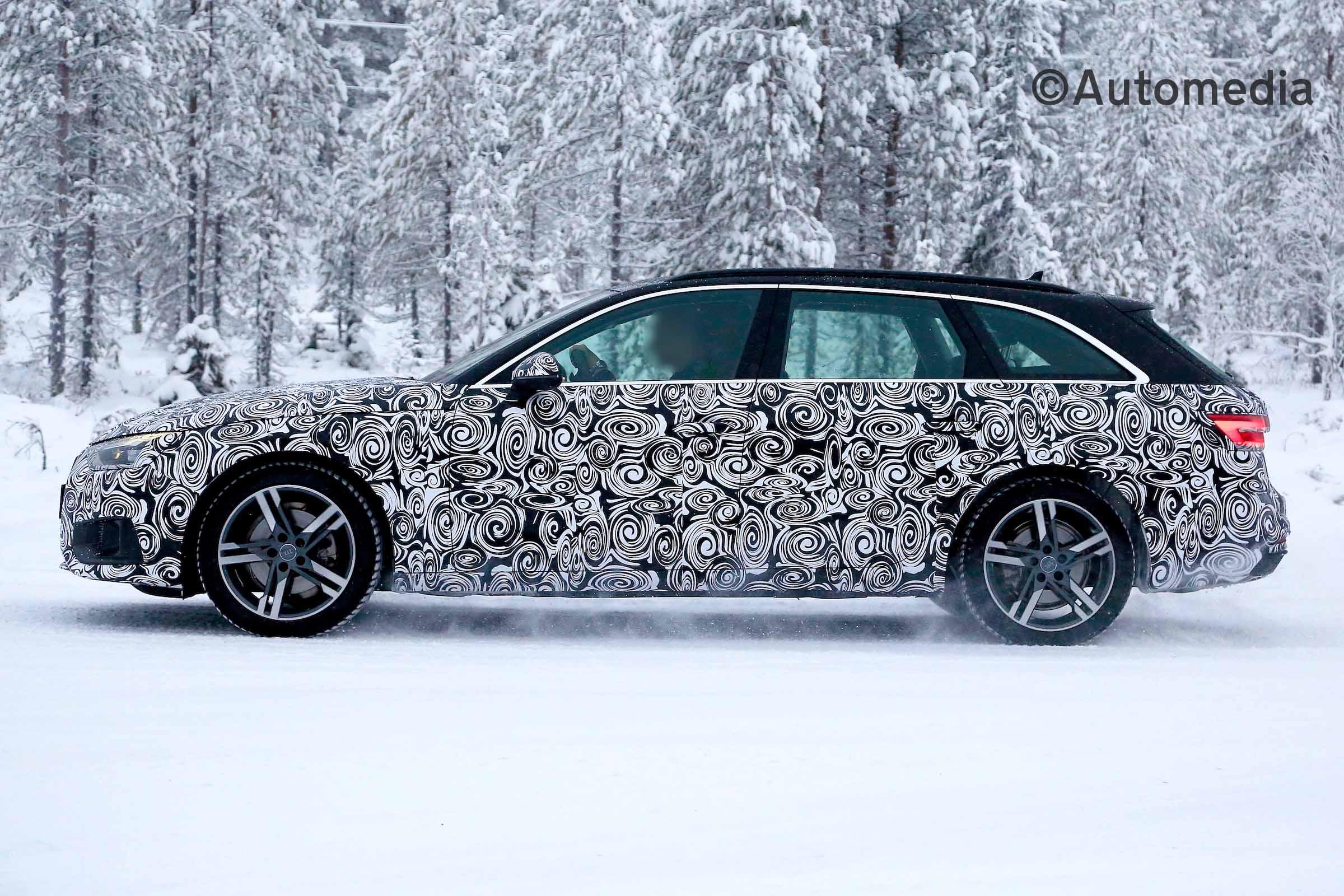 Updated 2019 Audi Avant side view