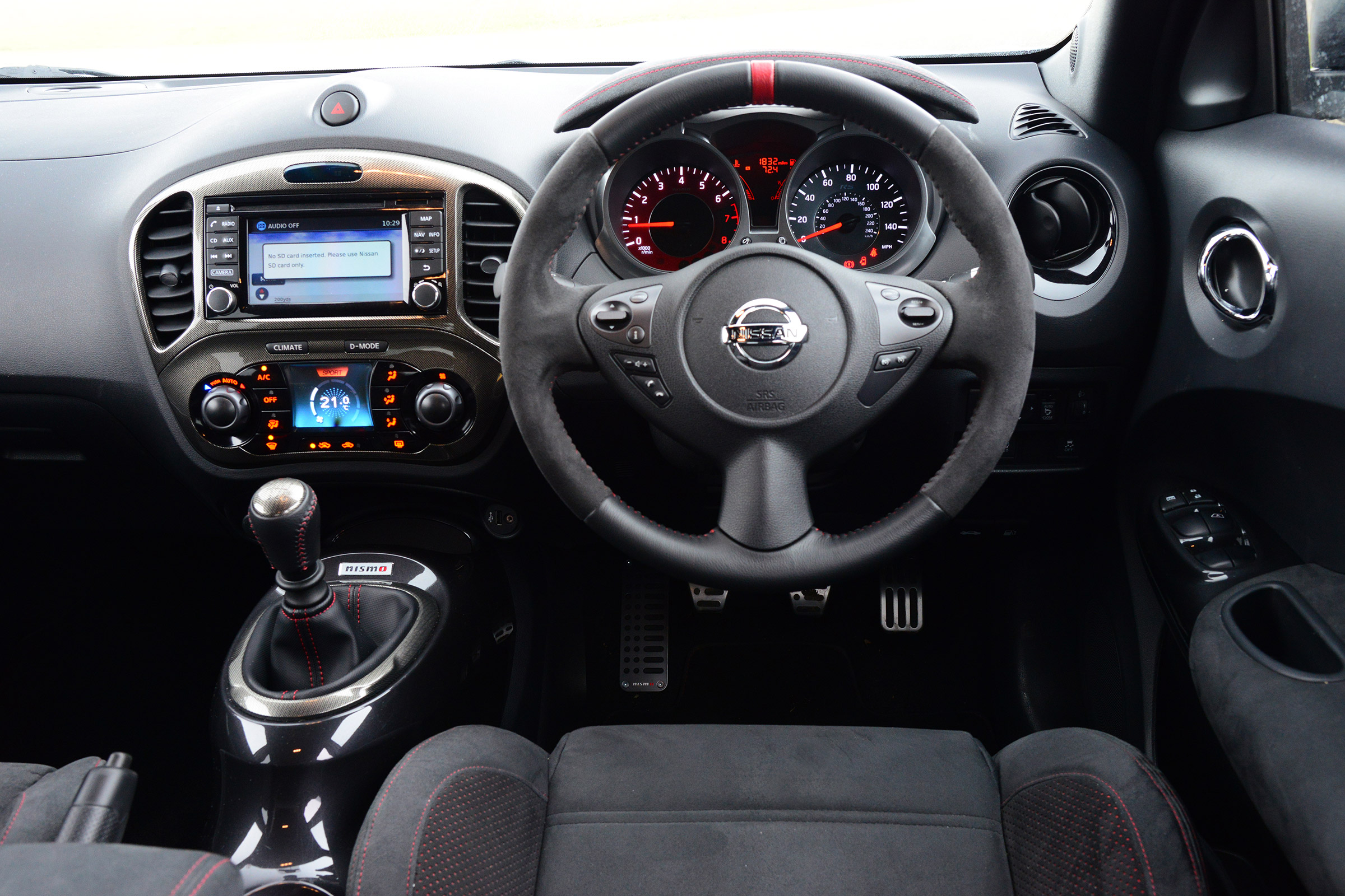 Nissan Juke Nismo RS interior