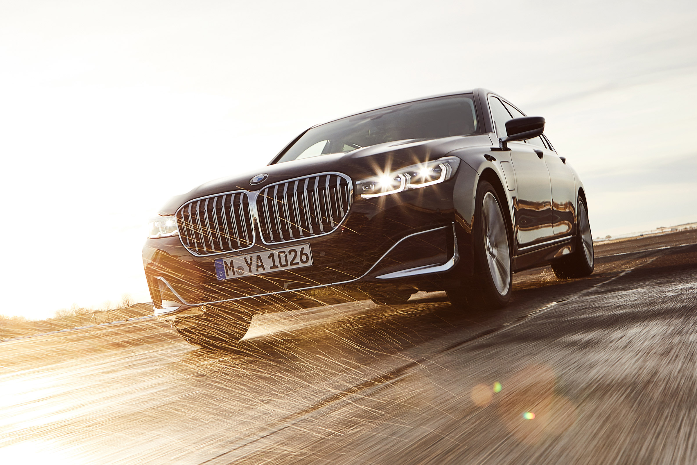 BMW 745e hybrid saloon nose