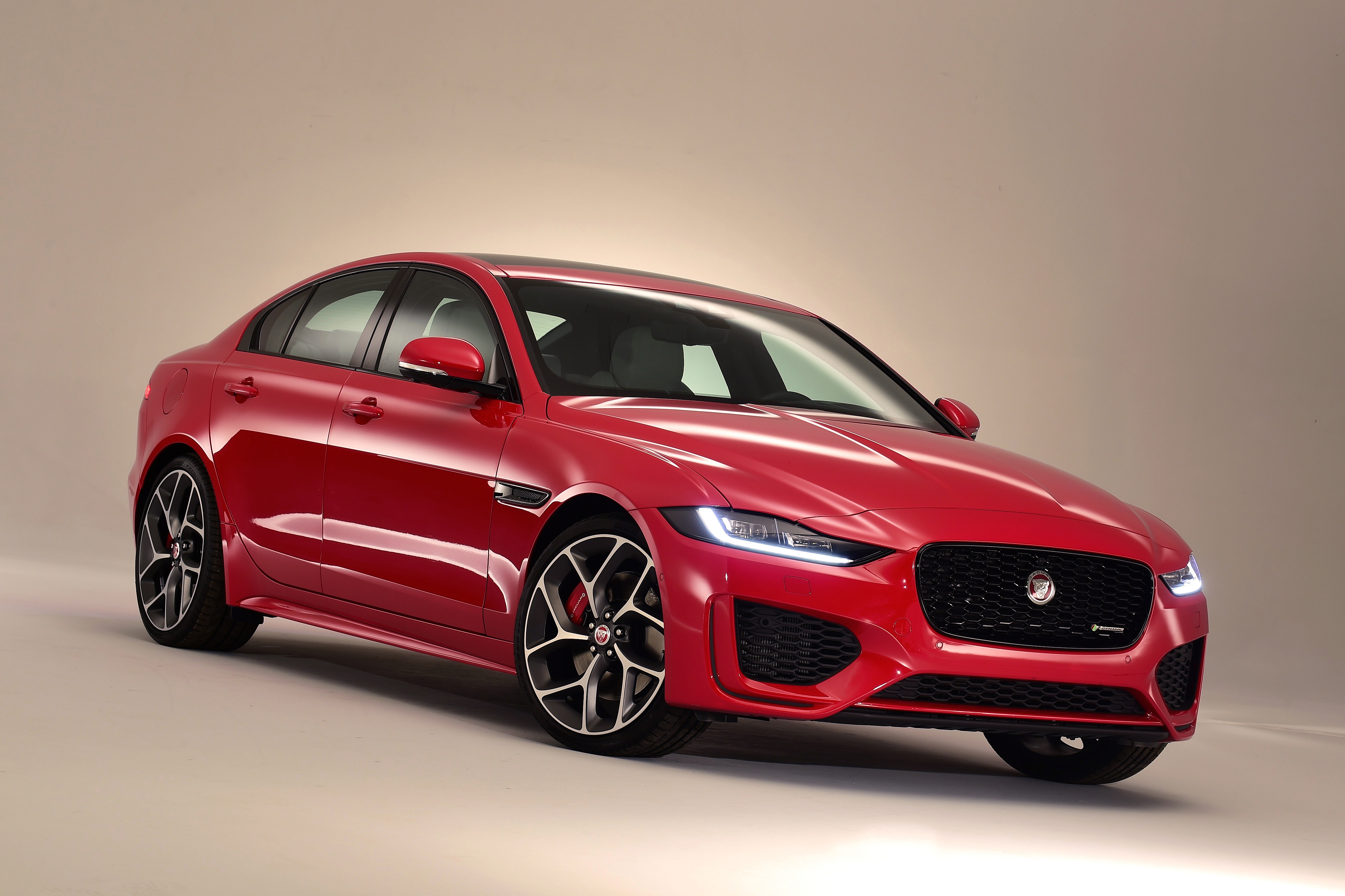 2019 Jaguar XE - front