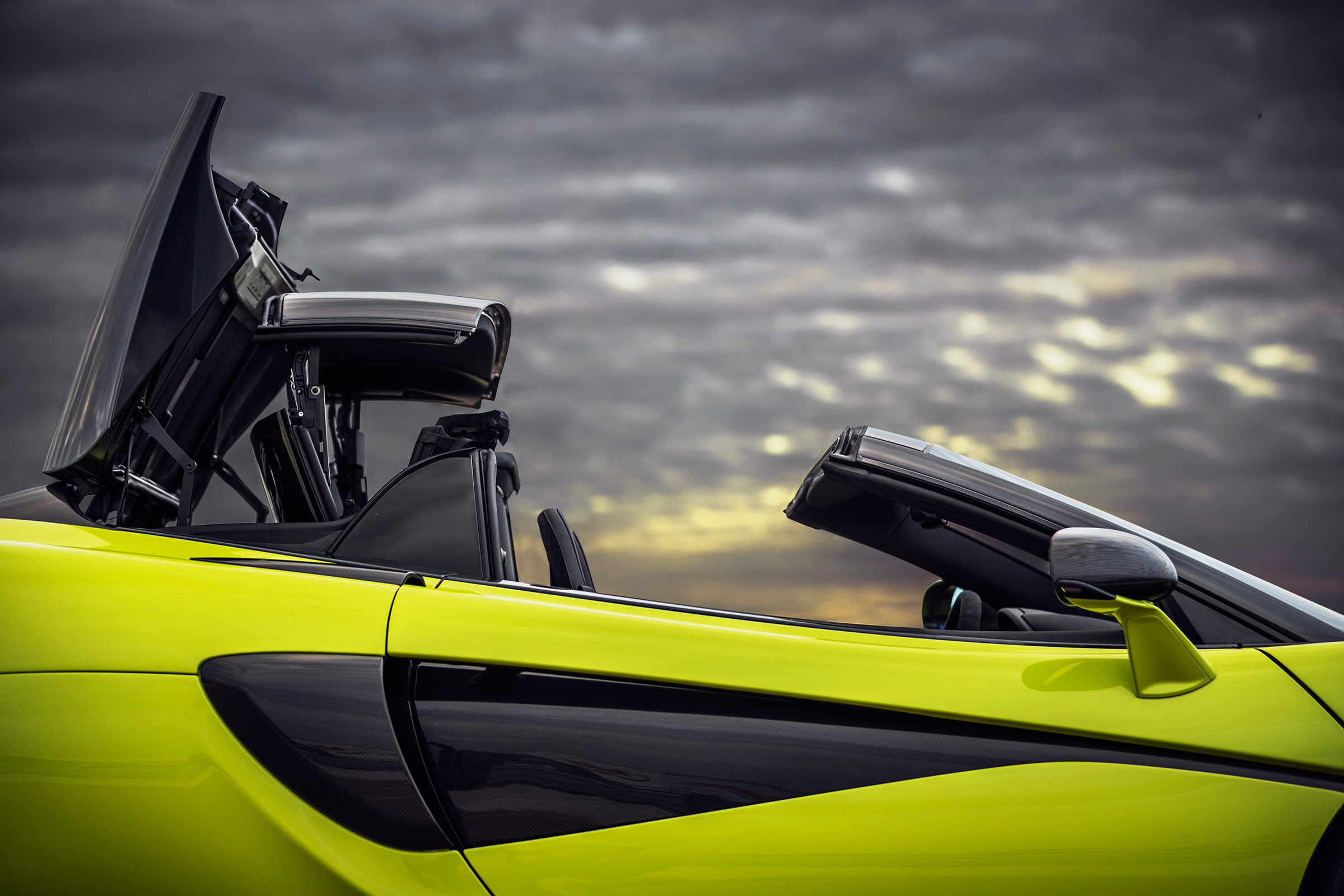 McLaren 600LT Spider convertible door