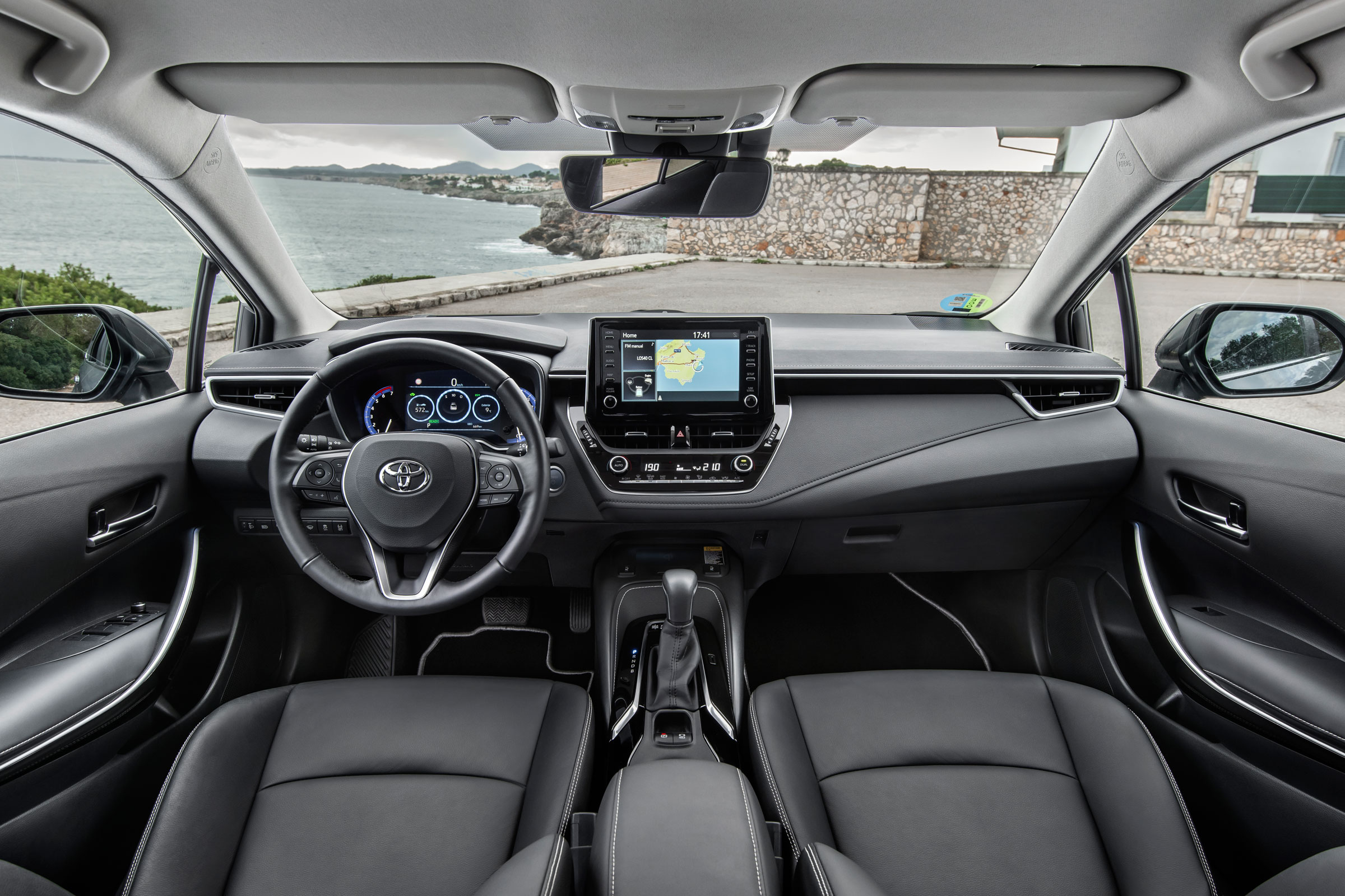 Toyota Corolla saloon dashboard