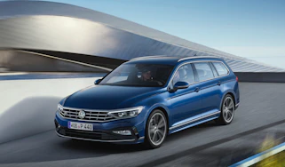 2019 Volkswagen Passat front driving