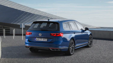 2019 Volkswagen Passat rear static
