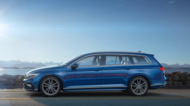 2019 Volkswagen Passat side static