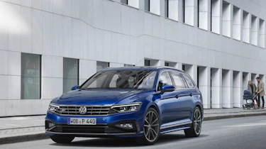 2019 Volkswagen Passat three quarter front static