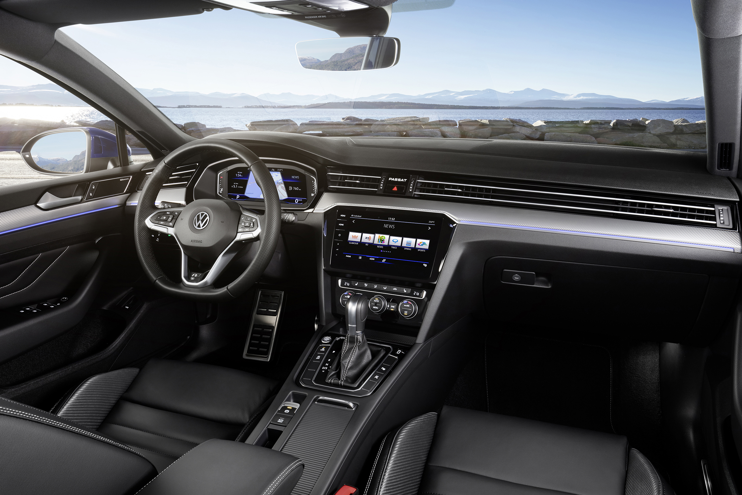 2019 Volkswagen Passat interior