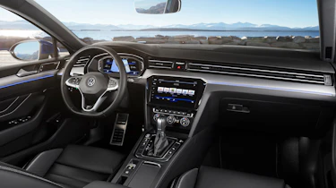 2019 Volkswagen Passat interior