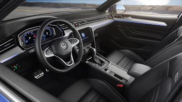 2019 Volkswagen Passat front interior