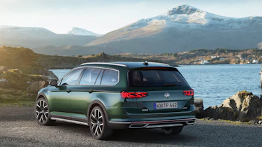 2019 Volkswagen Passat AllTrack rear quarter