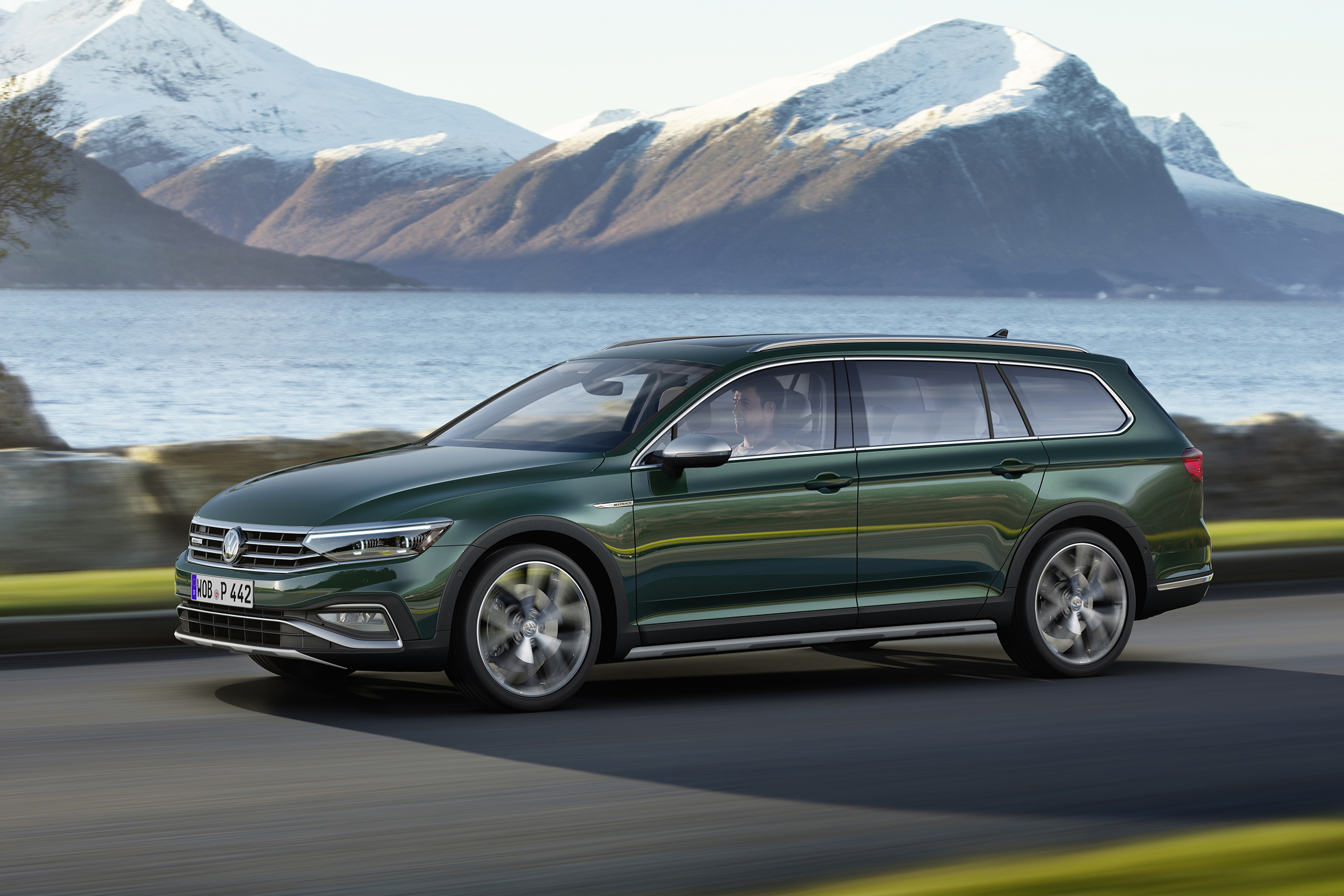 2019 Volkswagen Passat AllTrack side quarter driving