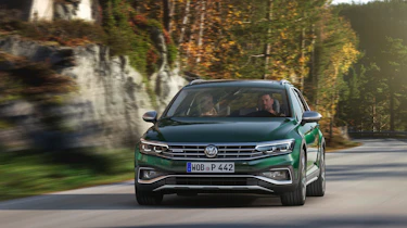 2019 Volkswagen Passat AllTrack front driving