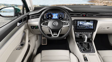 2019 Volkswagen Passat AllTrack interior front